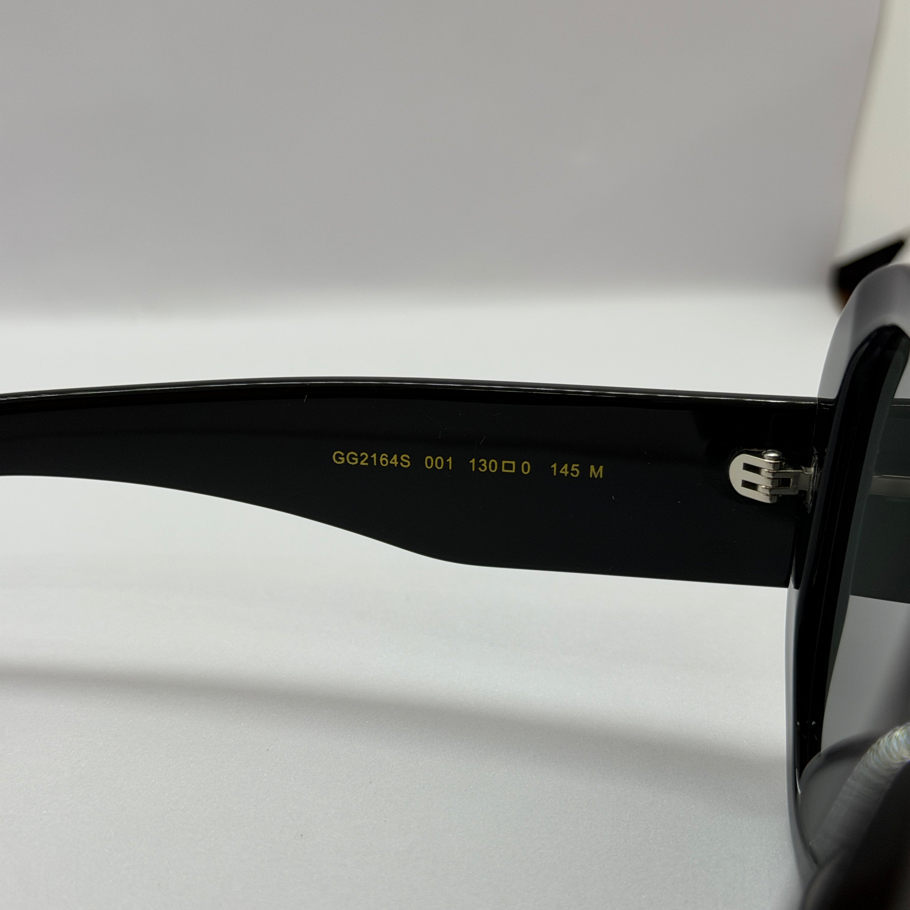 модел Glare Black