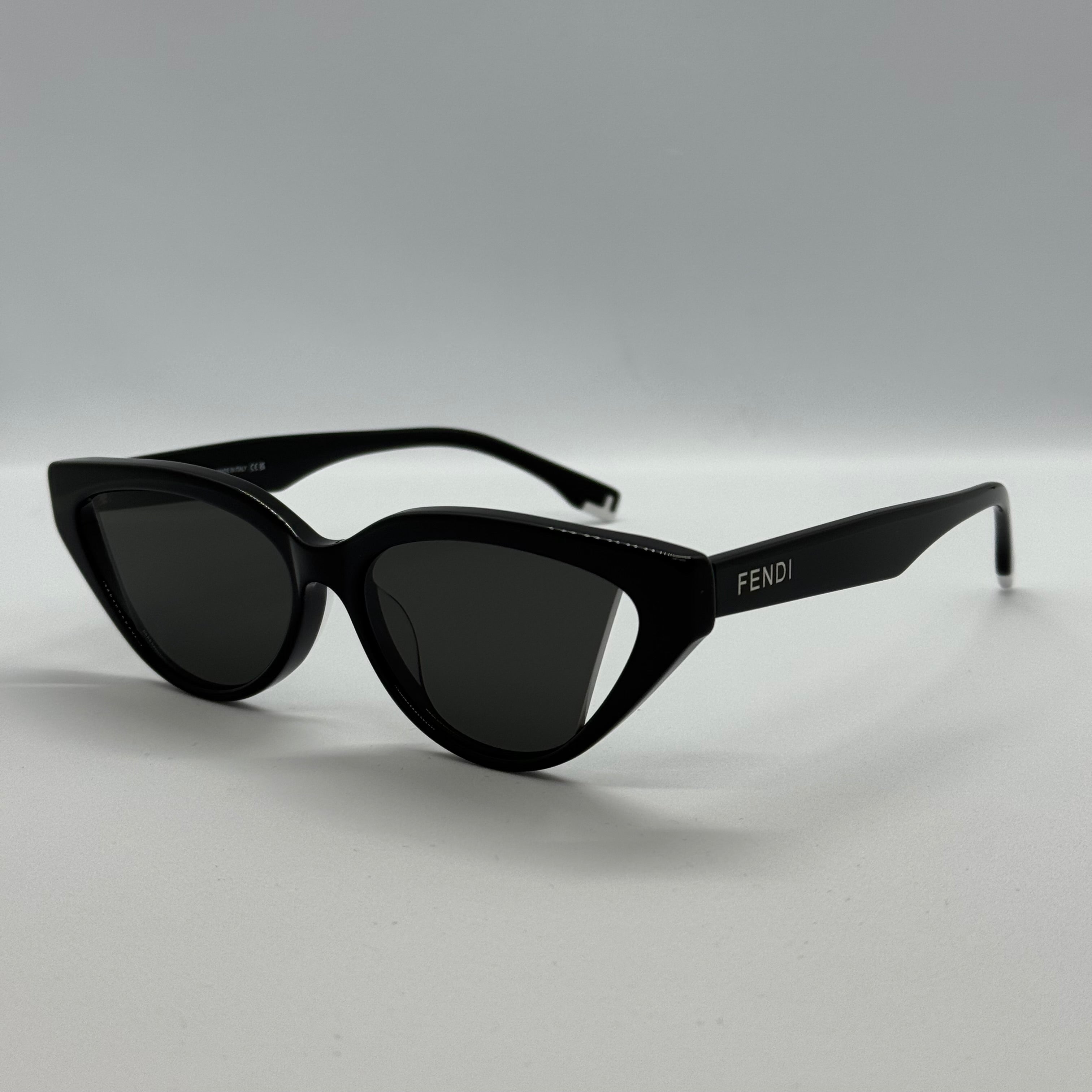 модел Black Cut