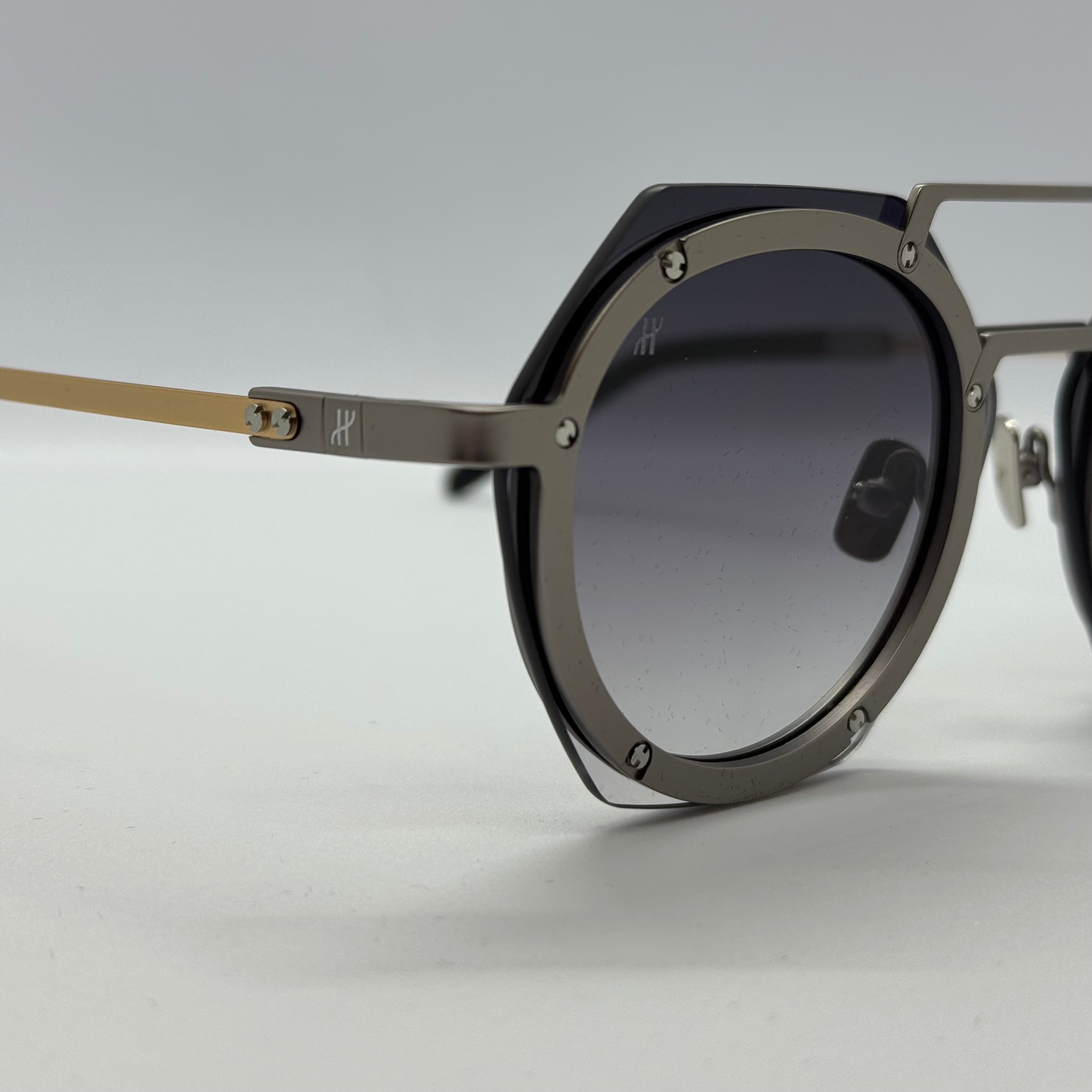 модел Lenses Light