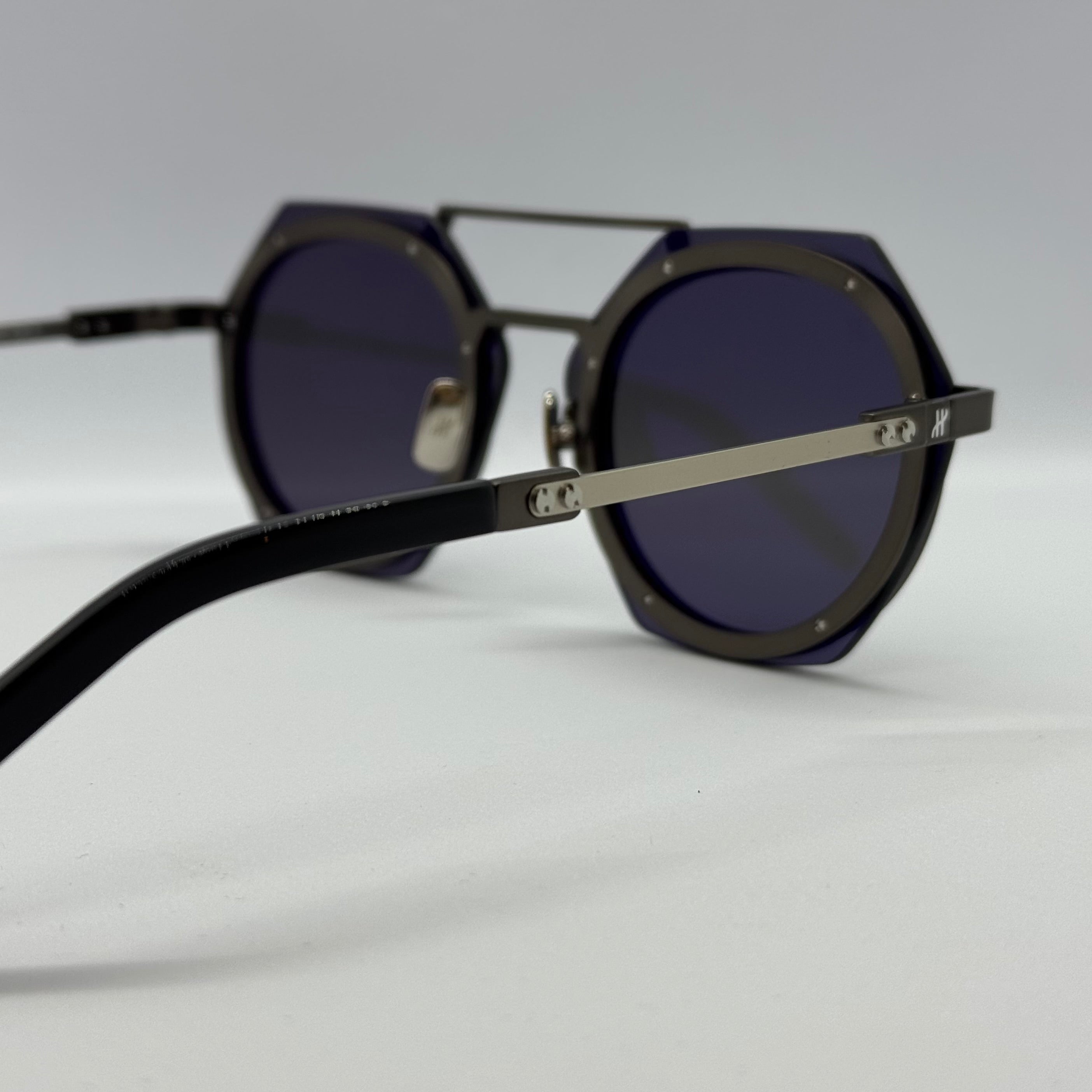 модел Lenses Black