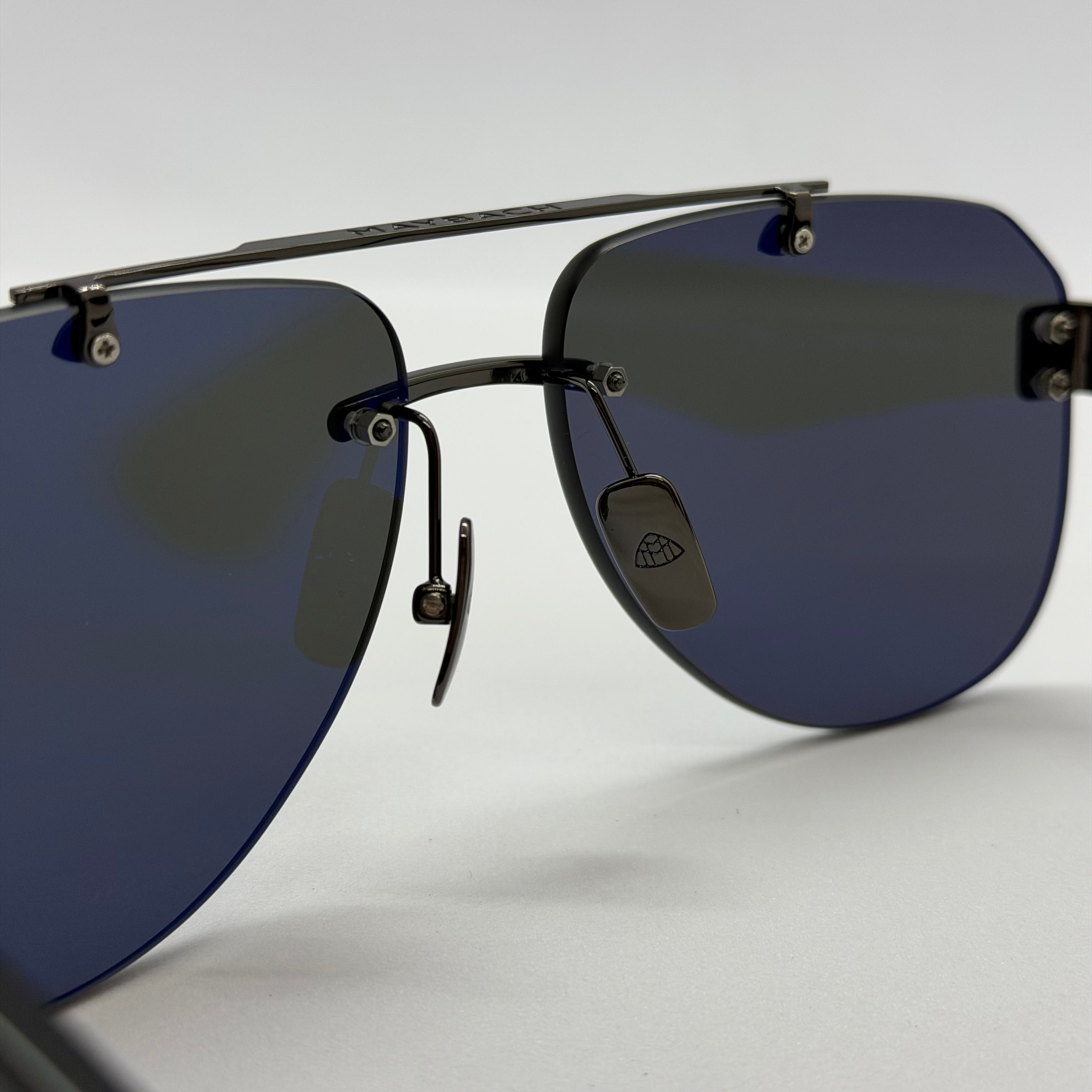 модел MayFair Black