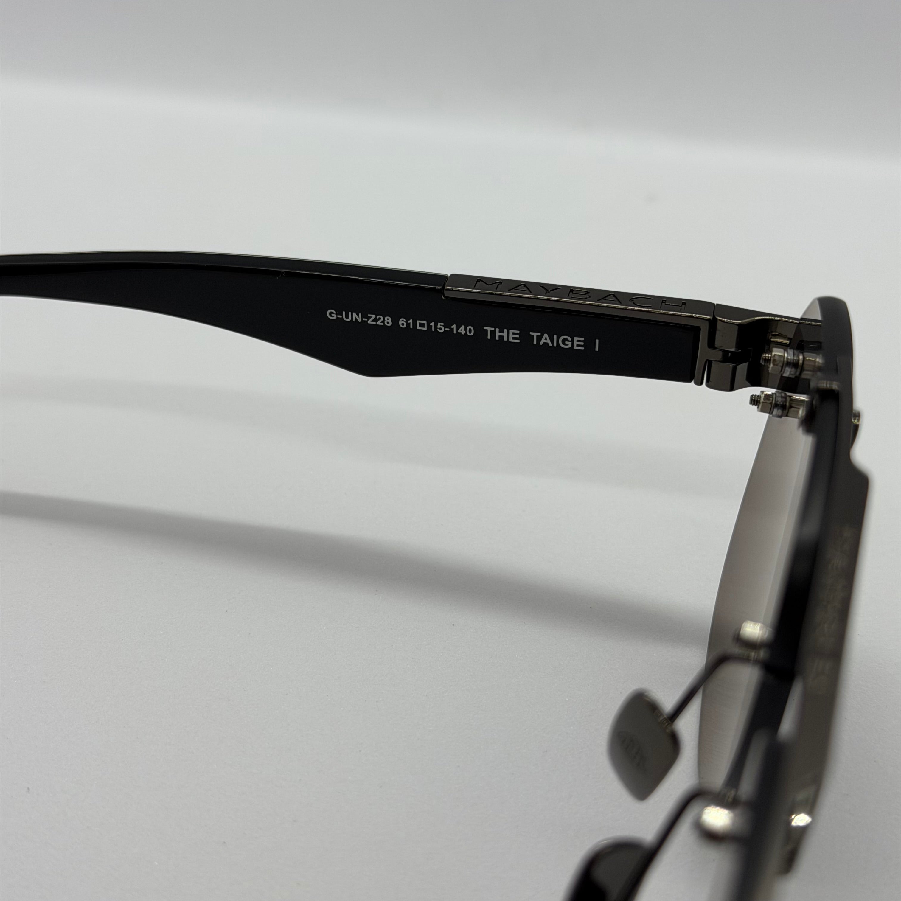 модел MayFair Black