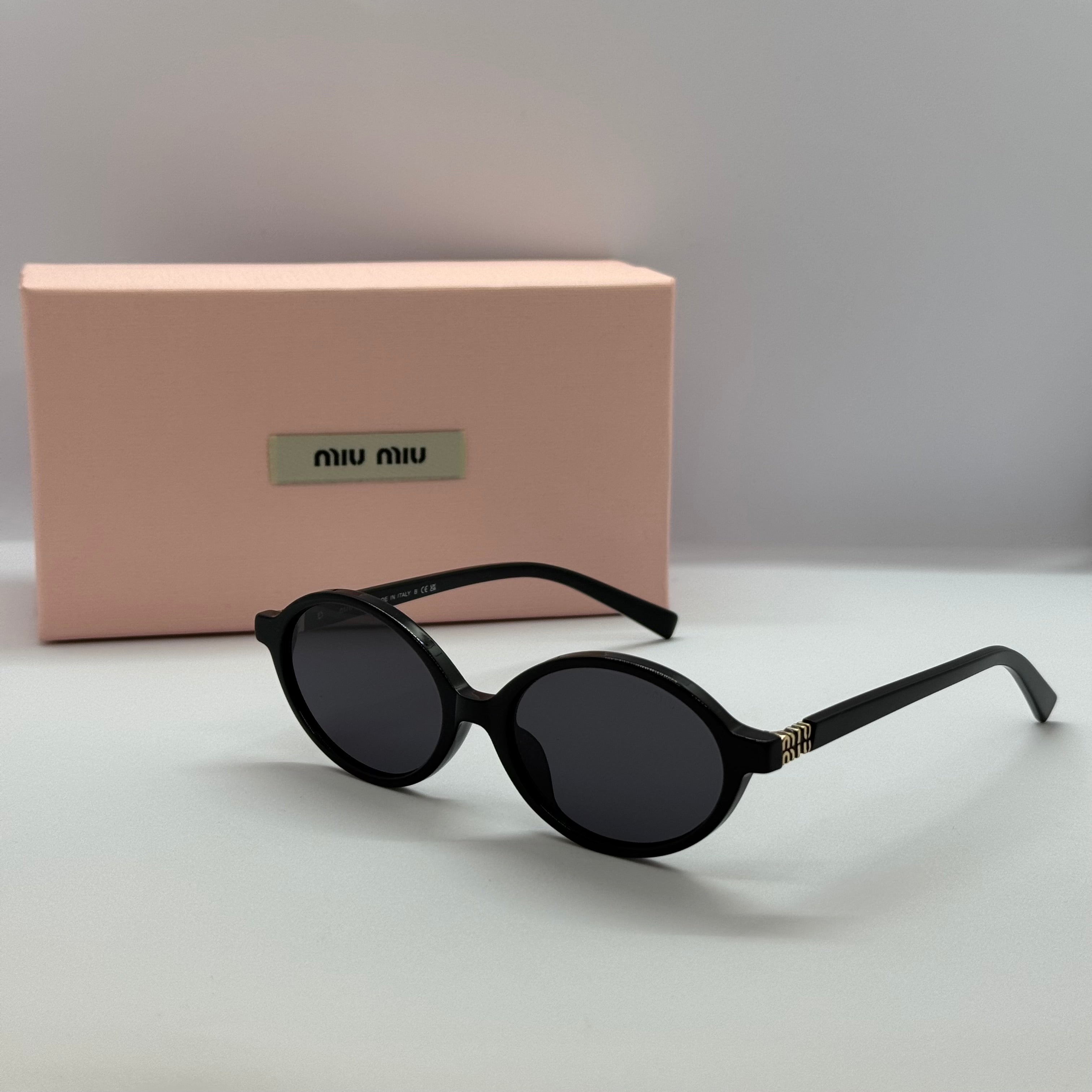 модел Ivory Black