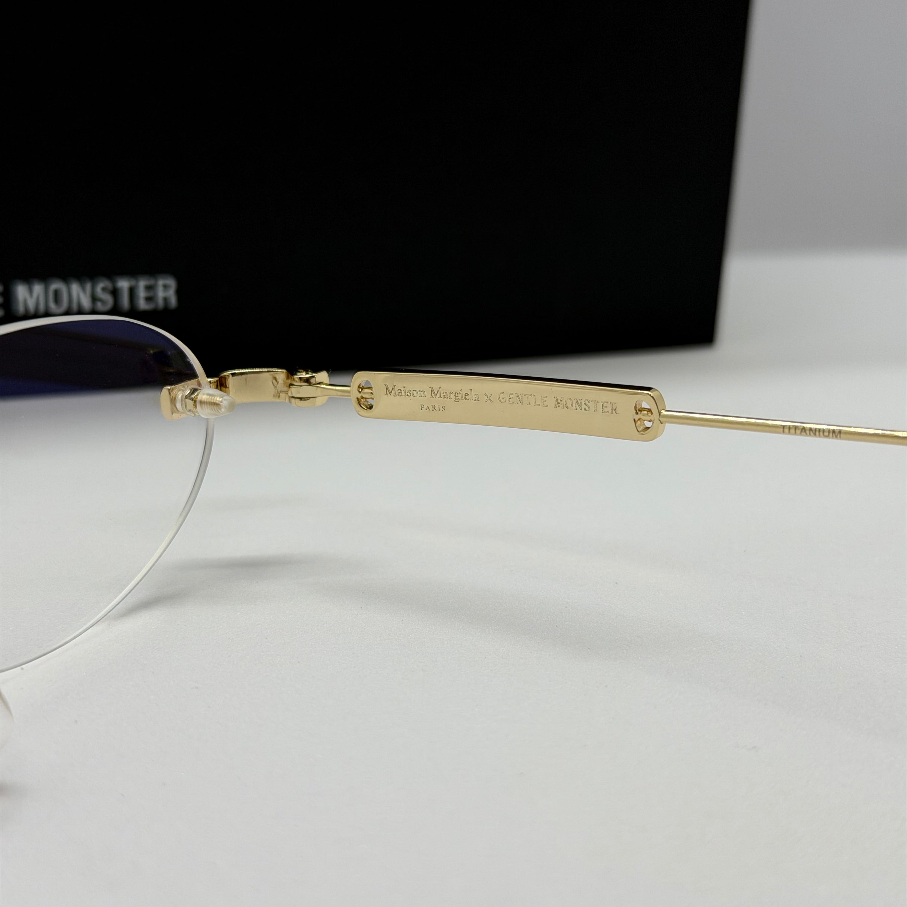 модел Monster Transparent Gold