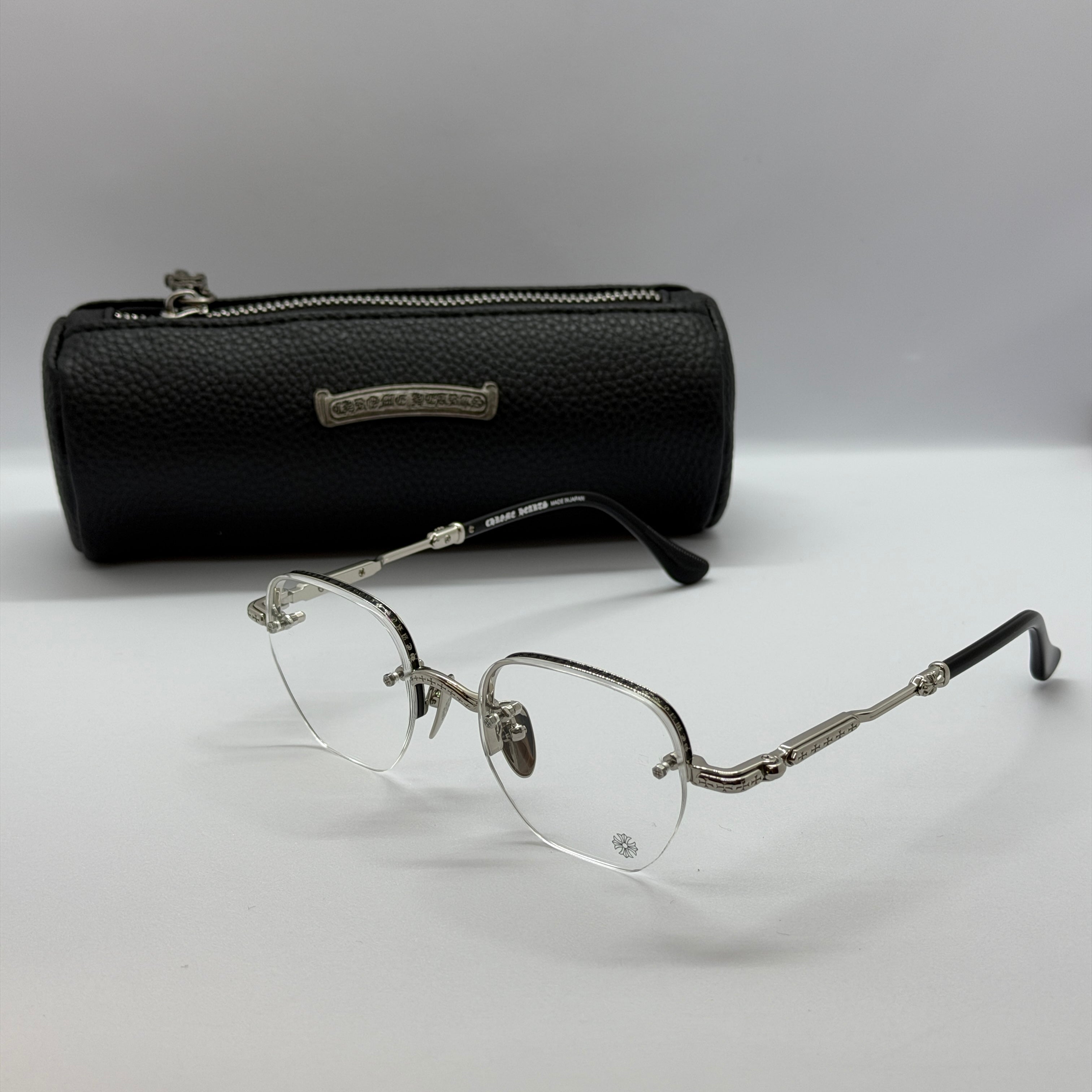модел Verti Transparent Silver