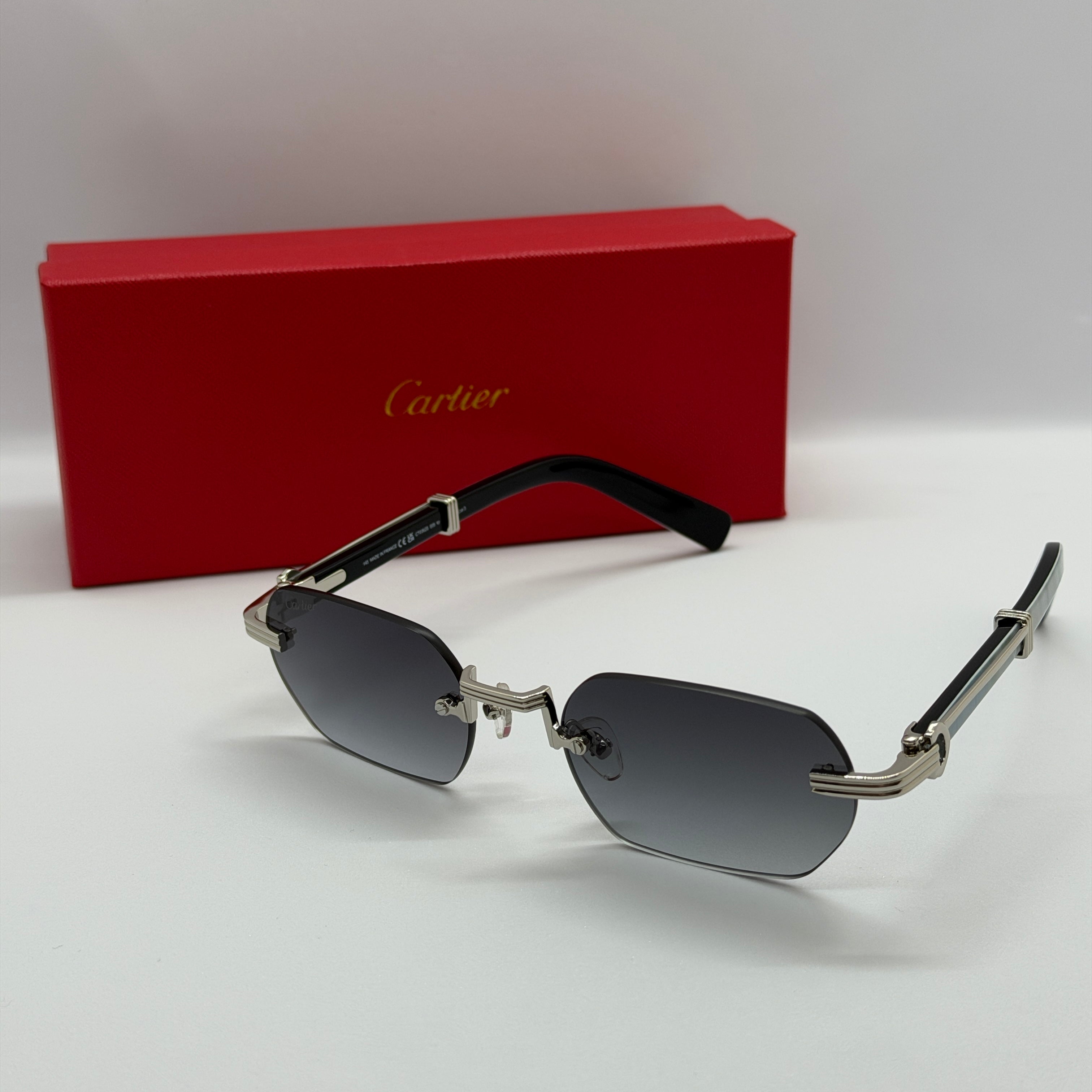 модел A Solara Blue