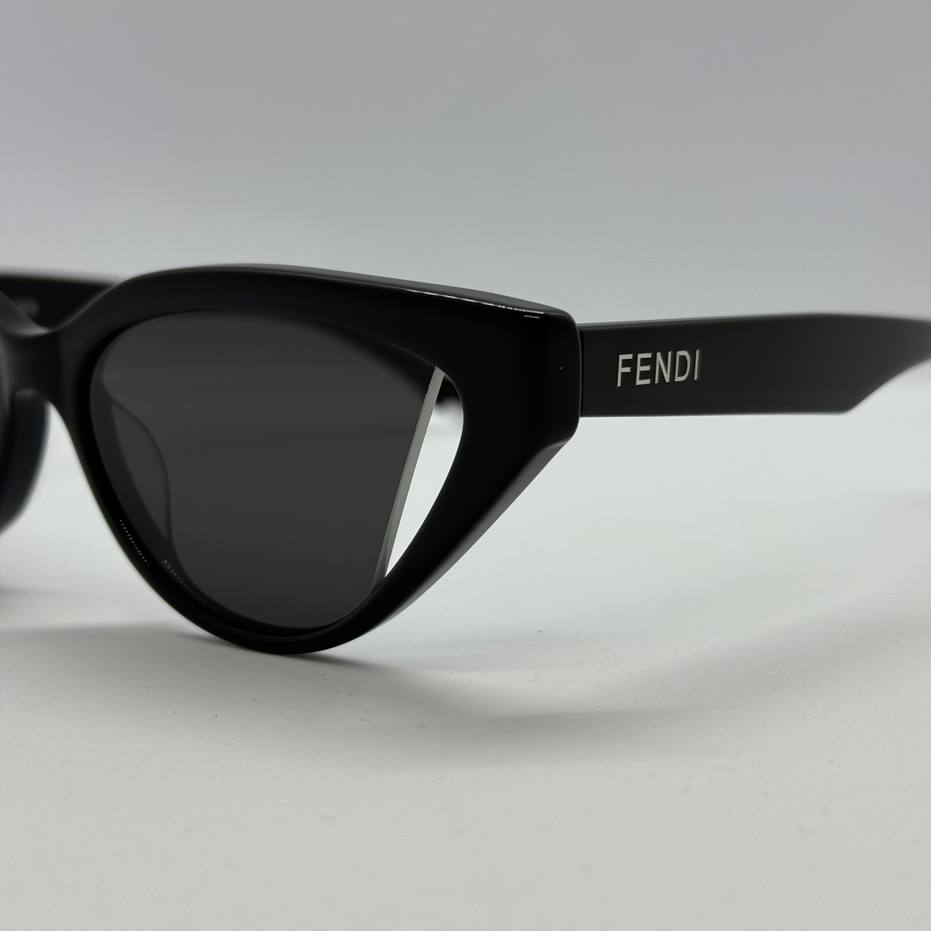 модел Black Cut