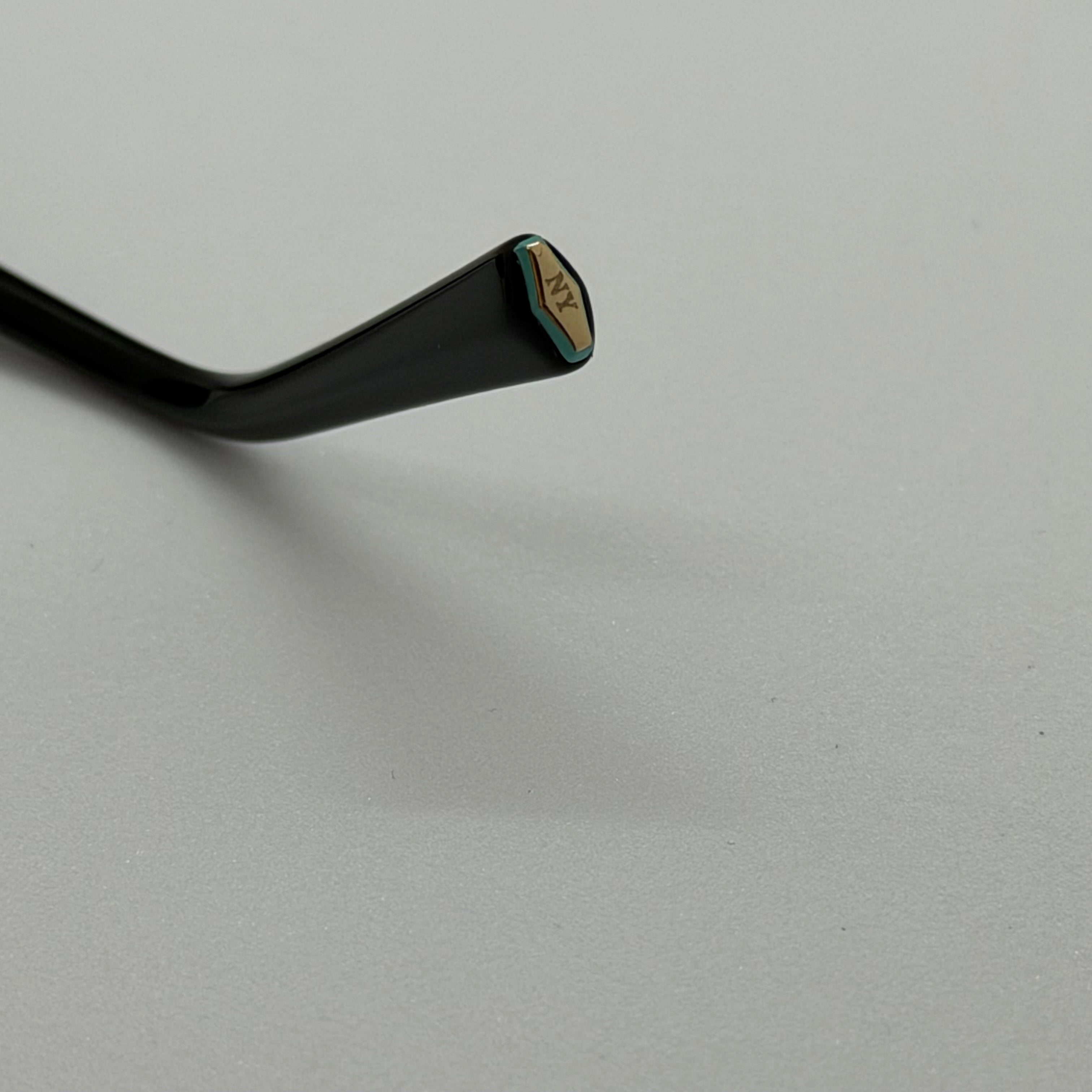 модел Auro Gold