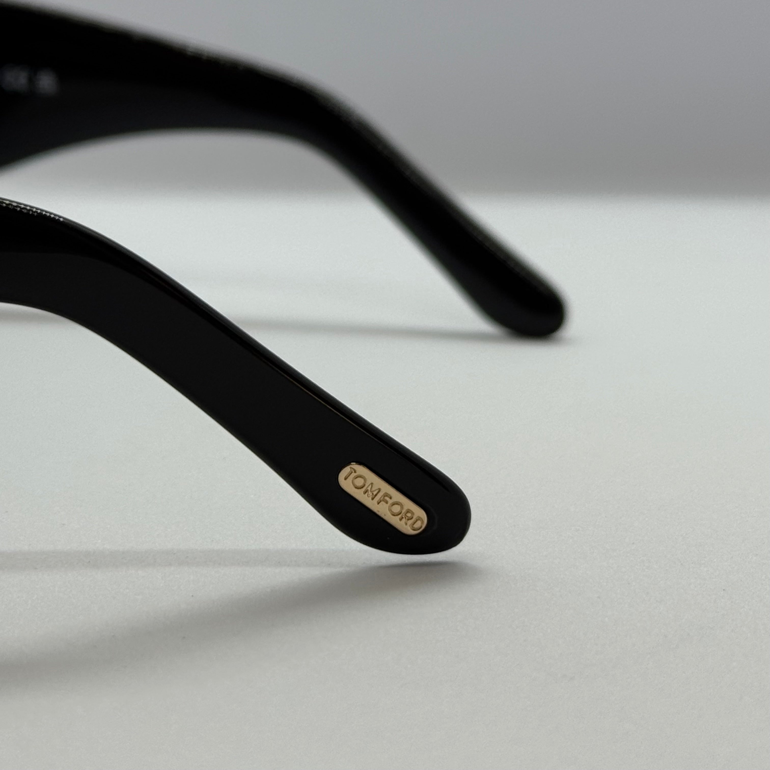 модел Tomy Black