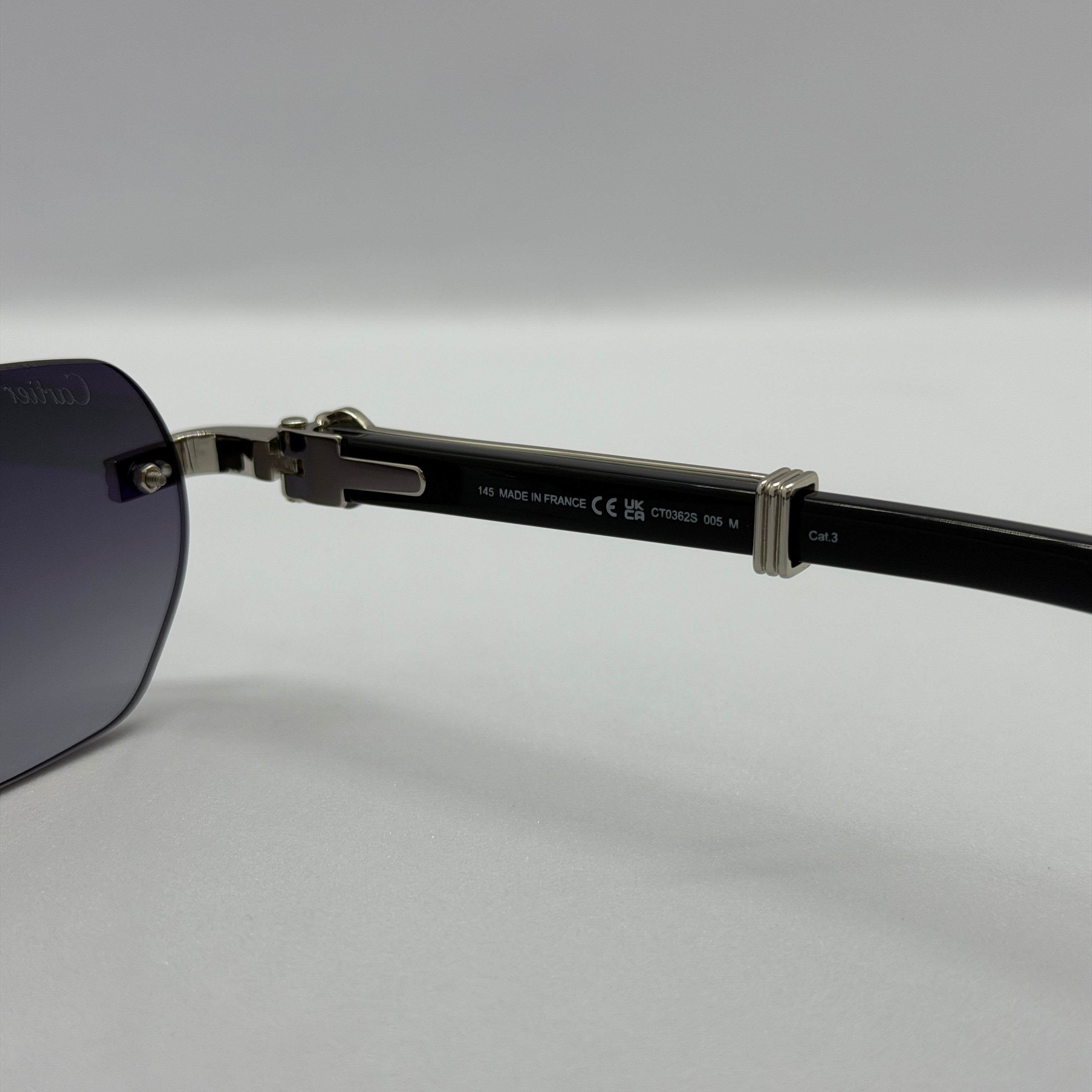 модел A Solara Blue