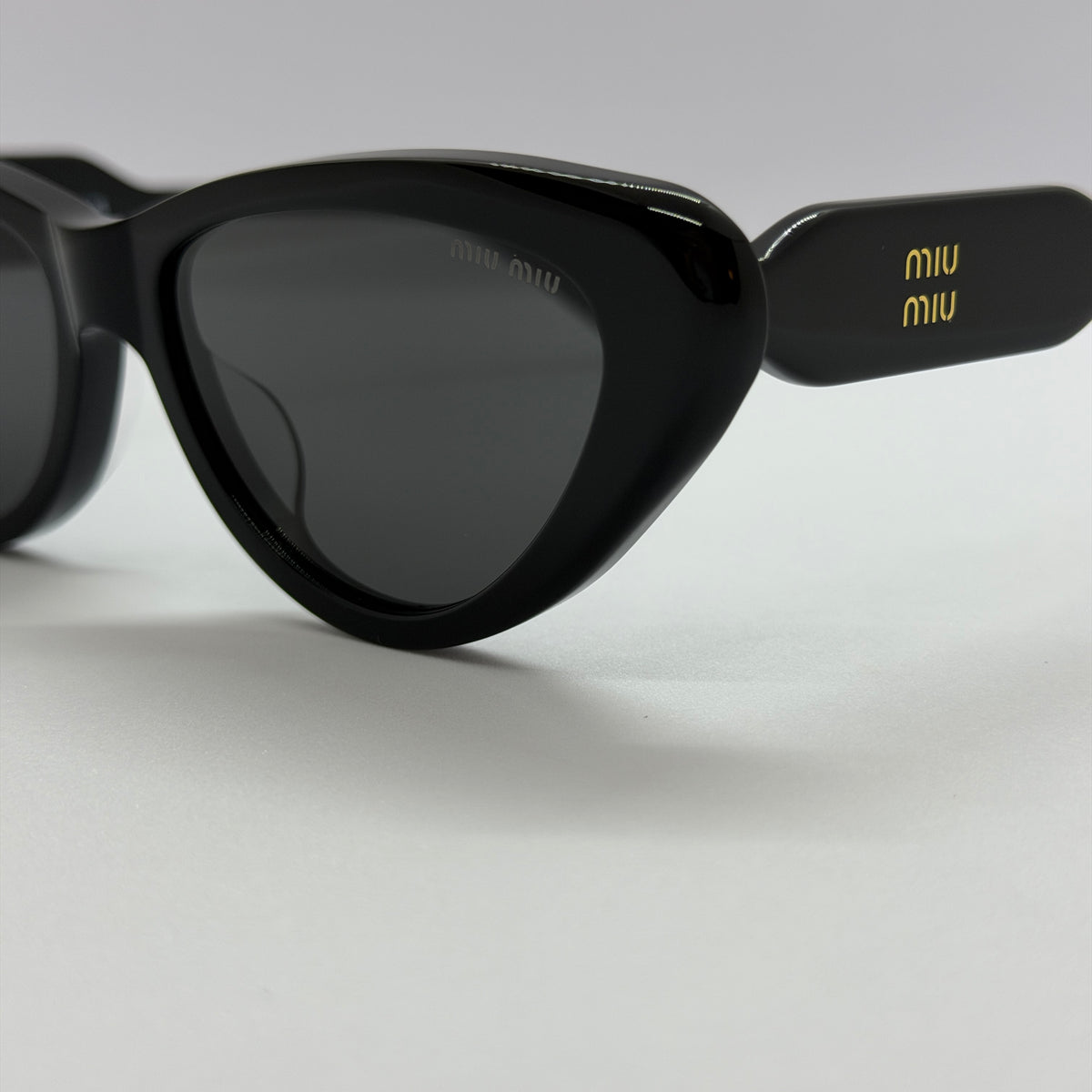 модел Zaya Black