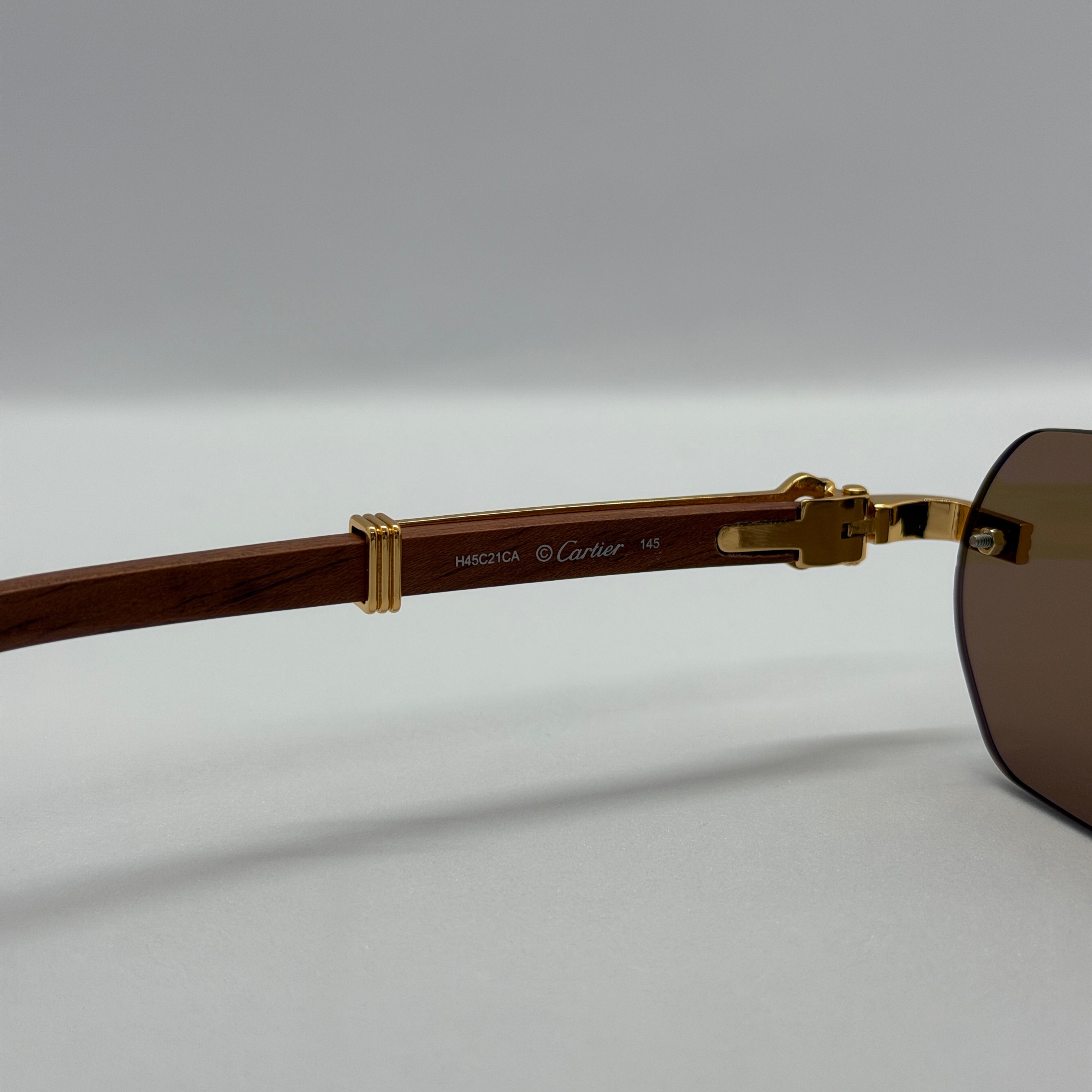 модел A Solara Brown