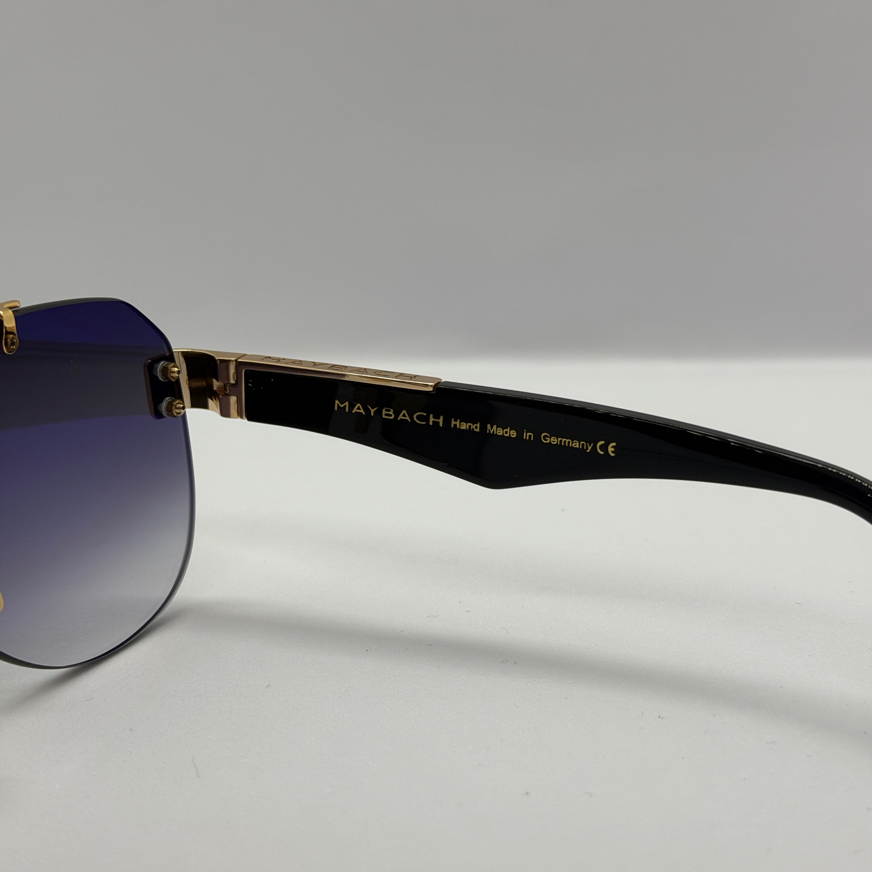 модел MayFair Gold