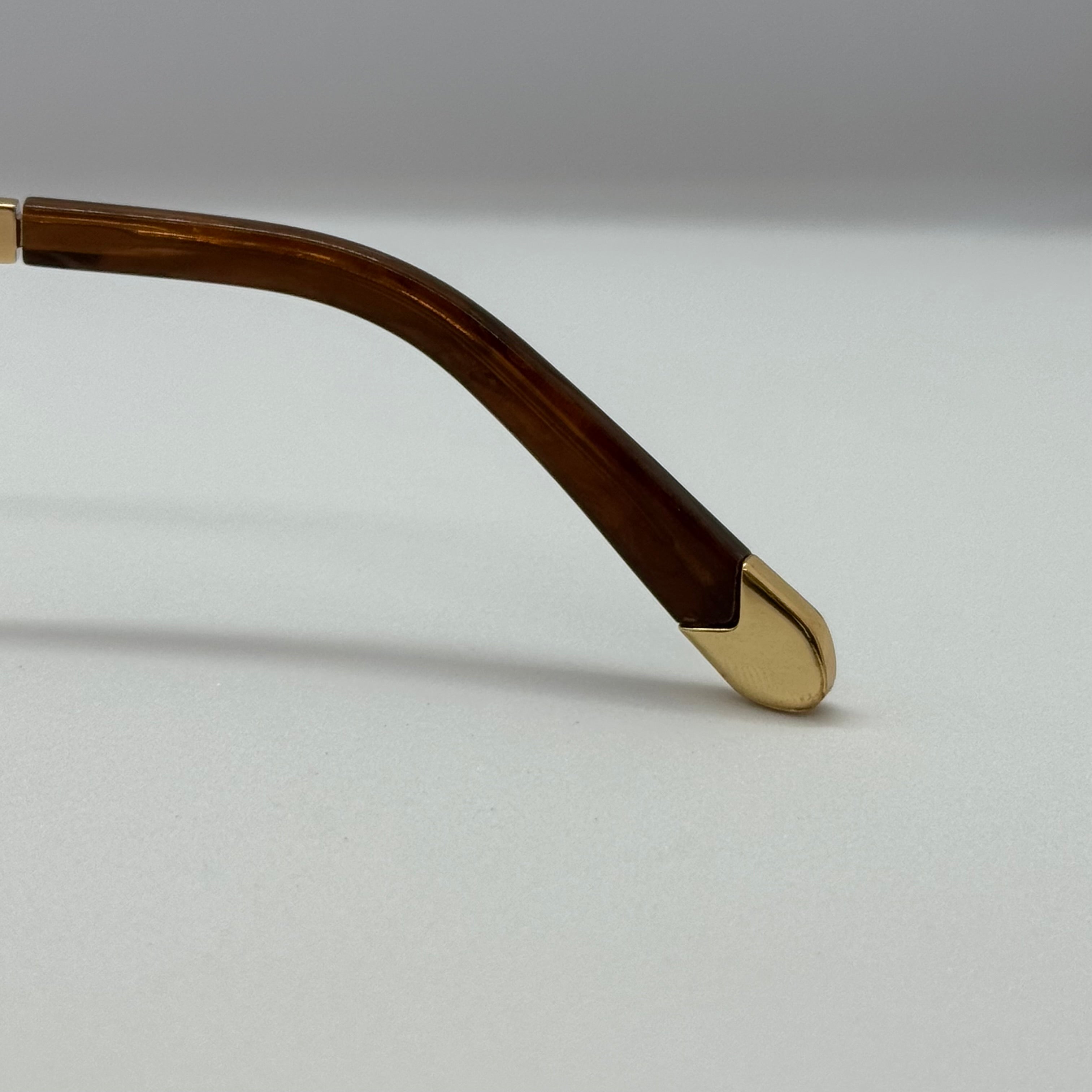 модел MayBach Gold