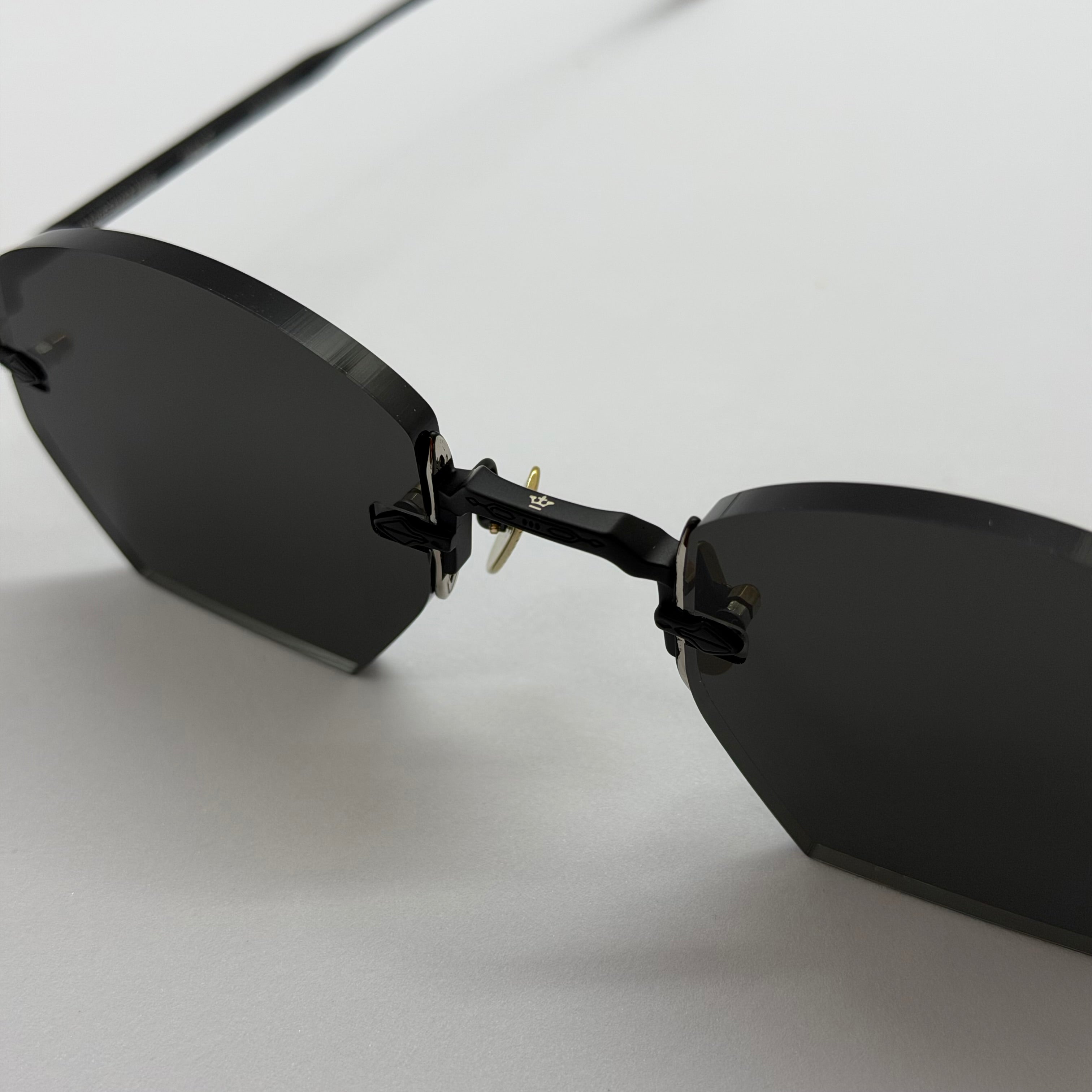 модел Molino Black