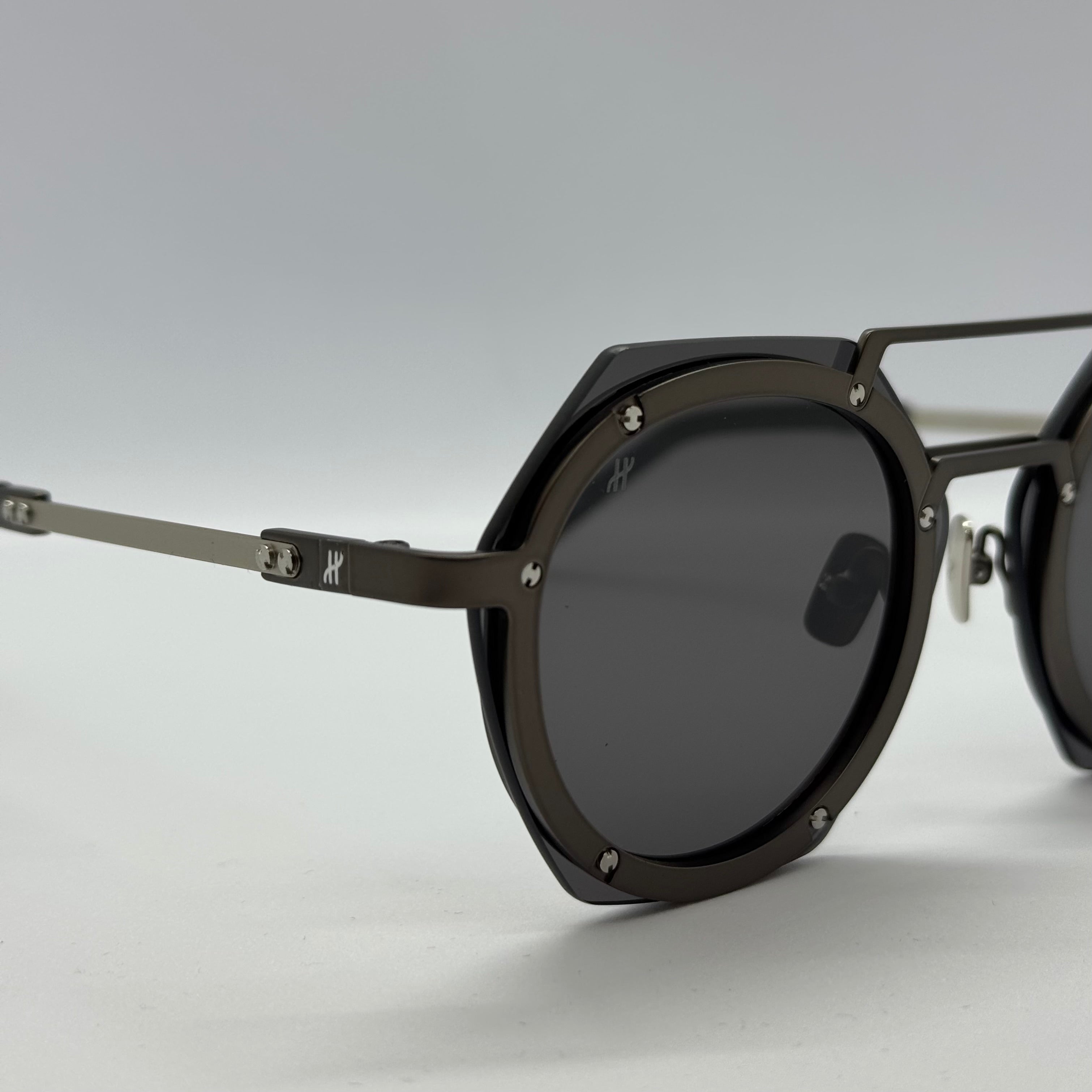 модел Lenses Black