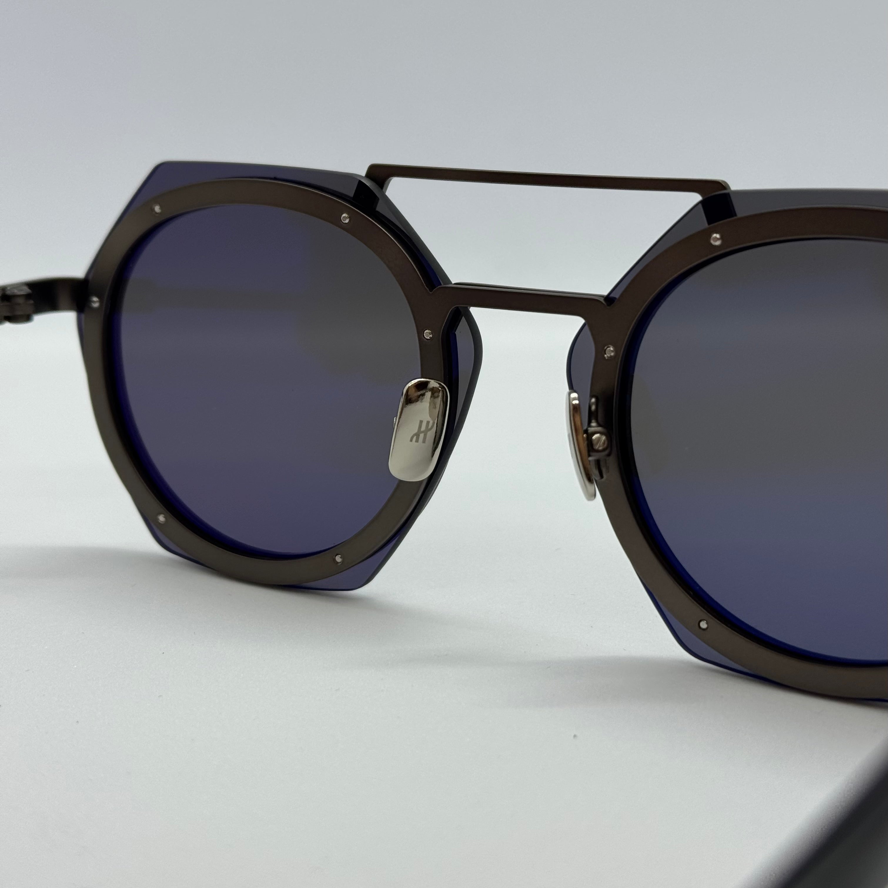 модел Lenses Black