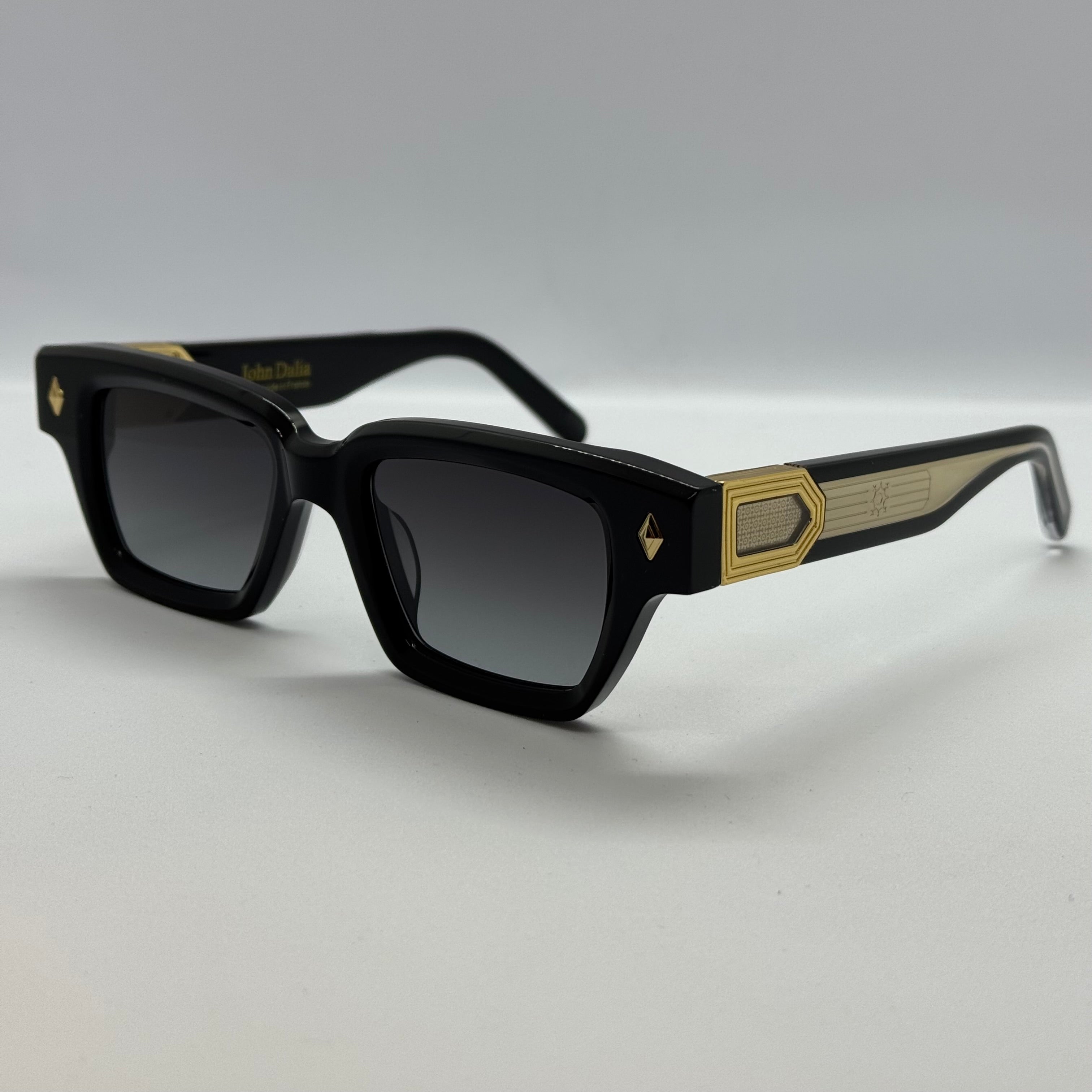модел Rayza Black