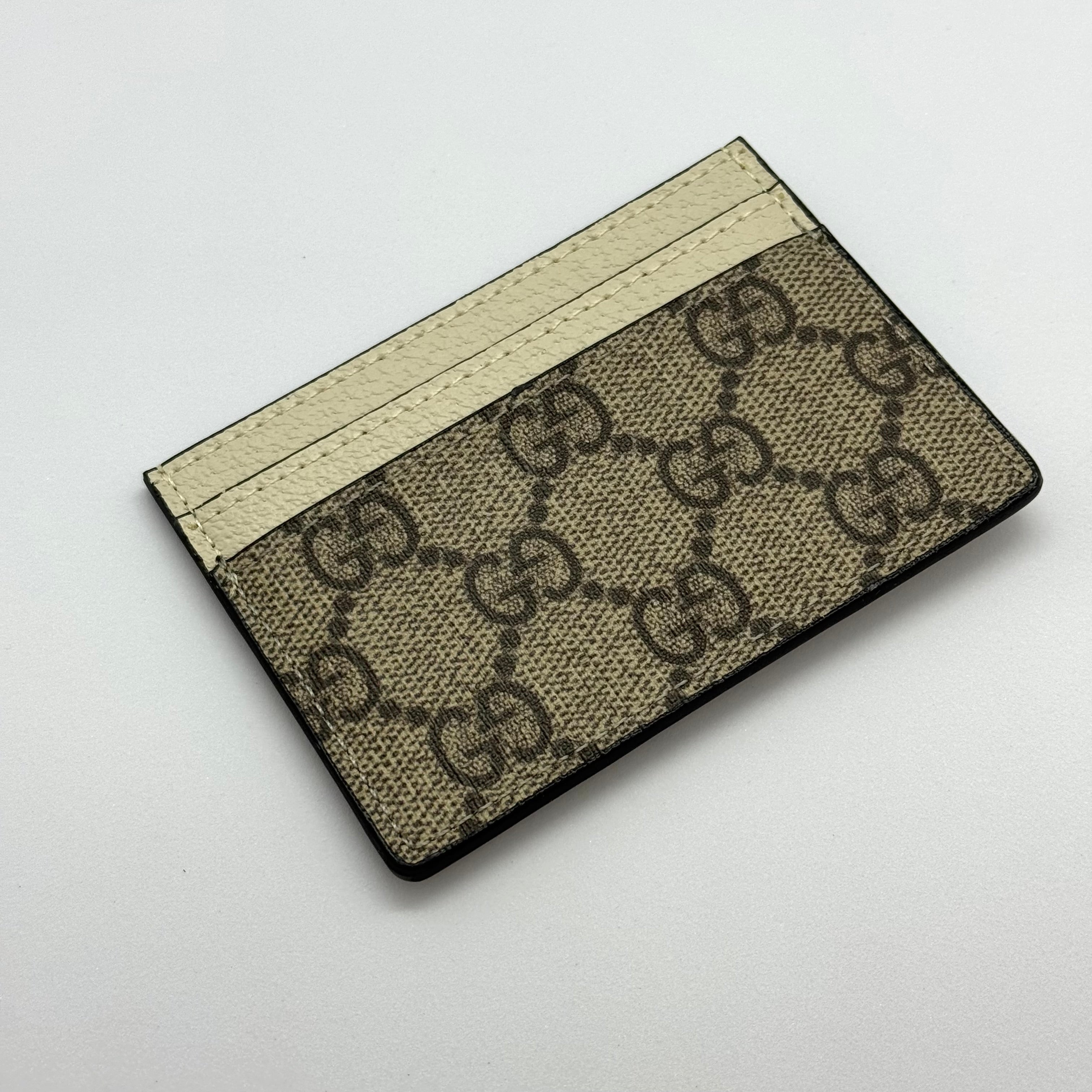 Картодържател