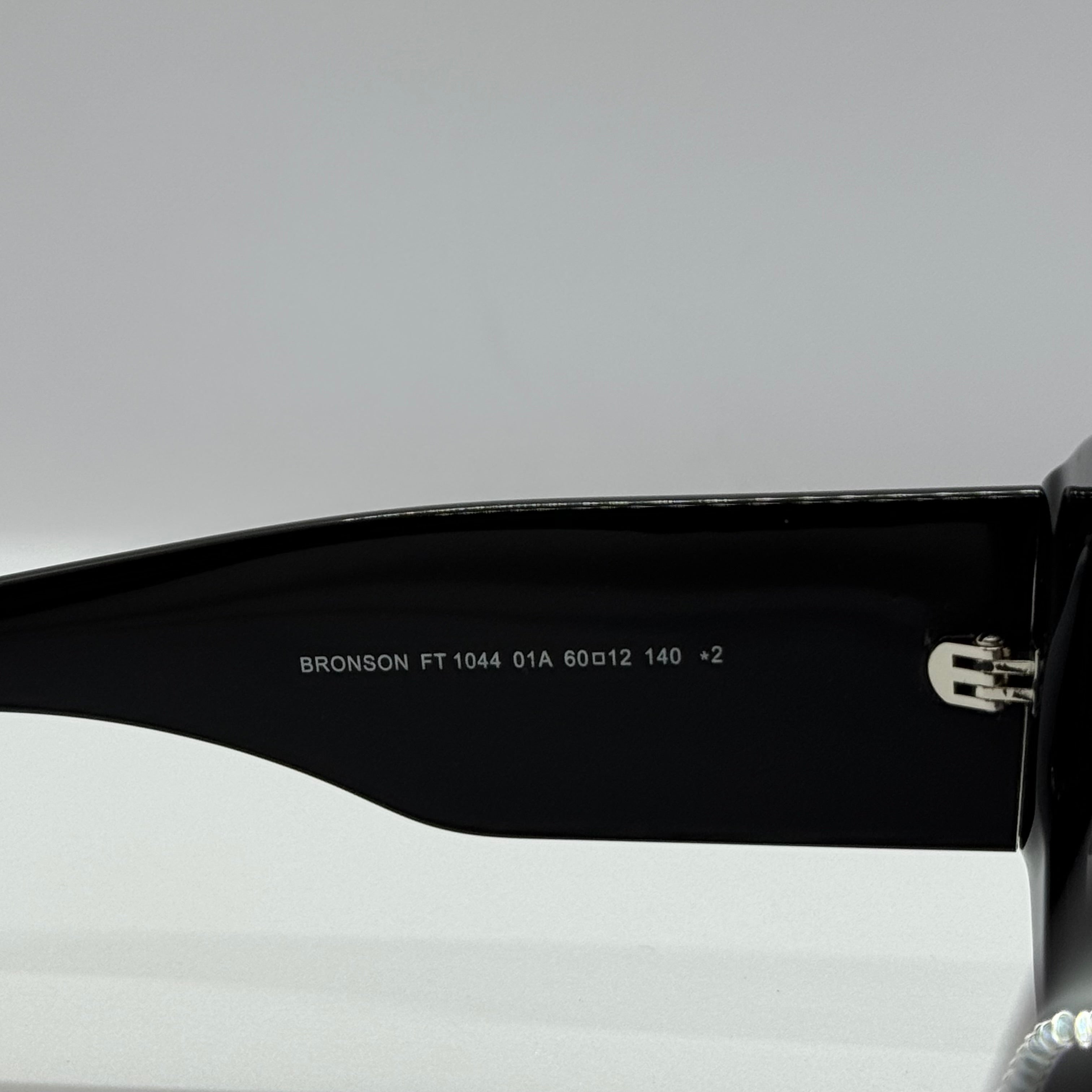 модел Tomy Black