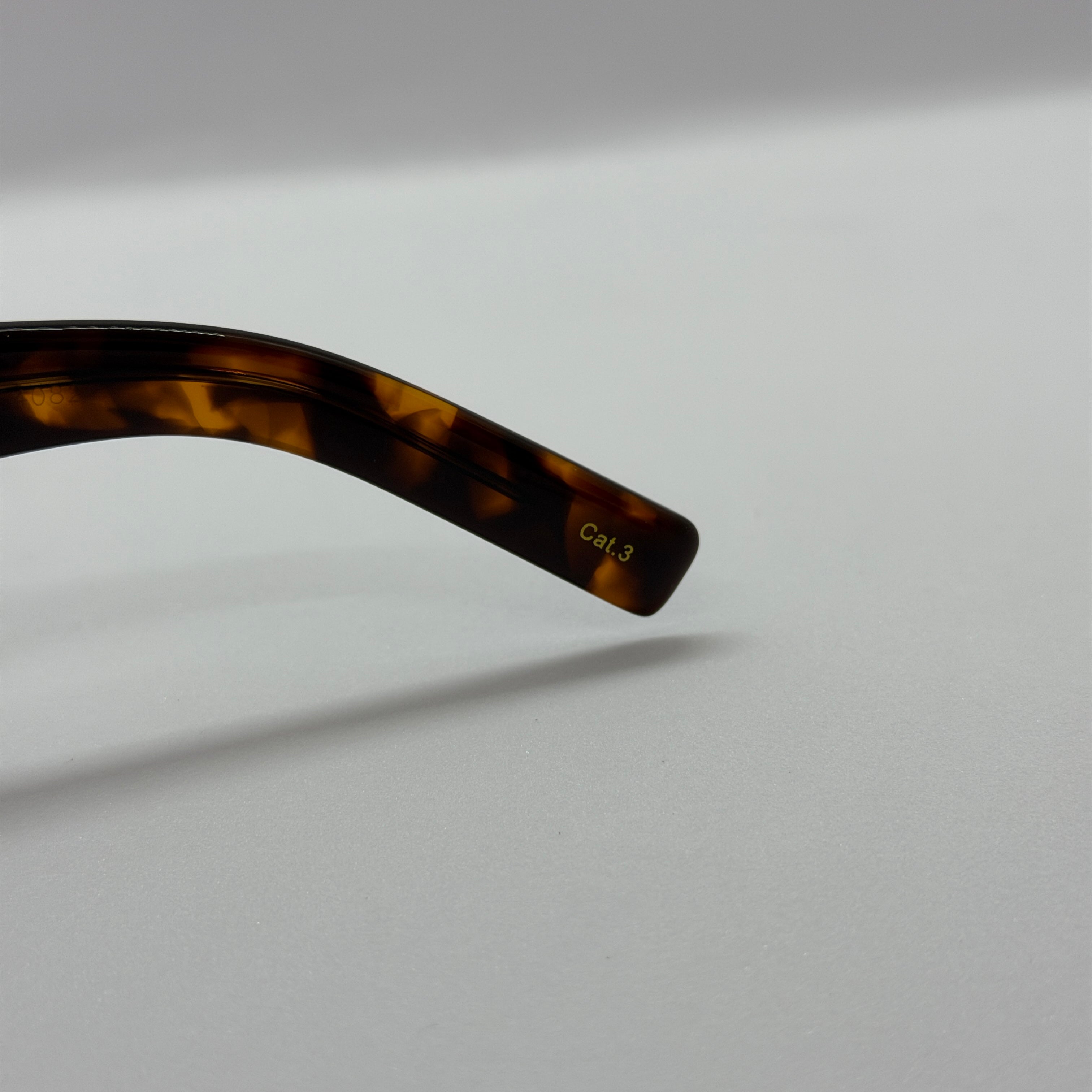 модел Glare Brown