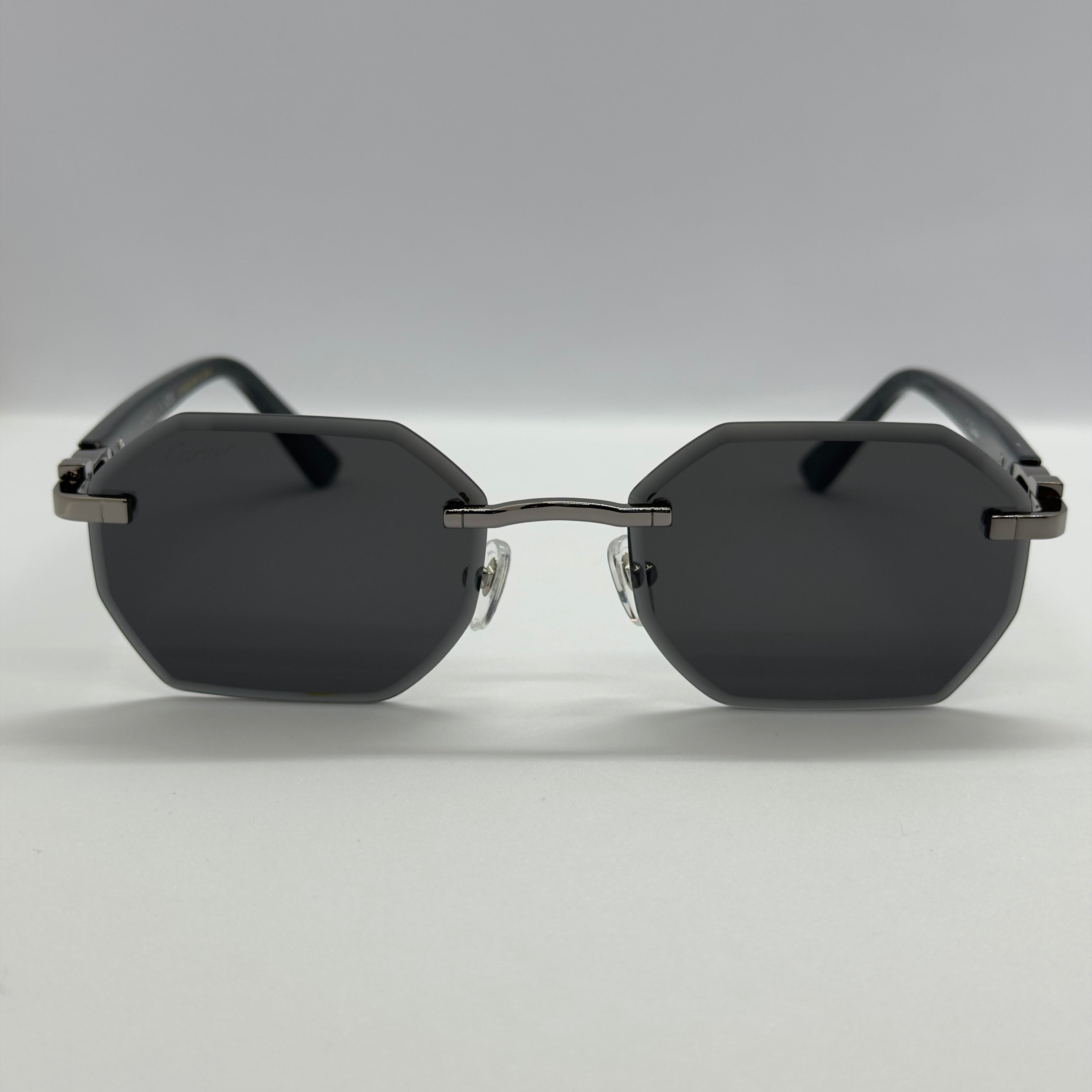 модел Astra Black