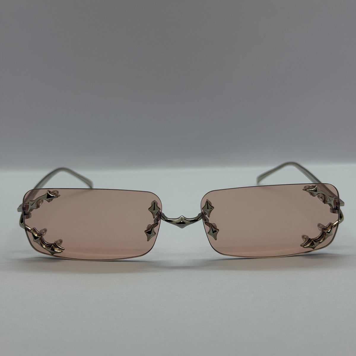 модел Beyond Pink