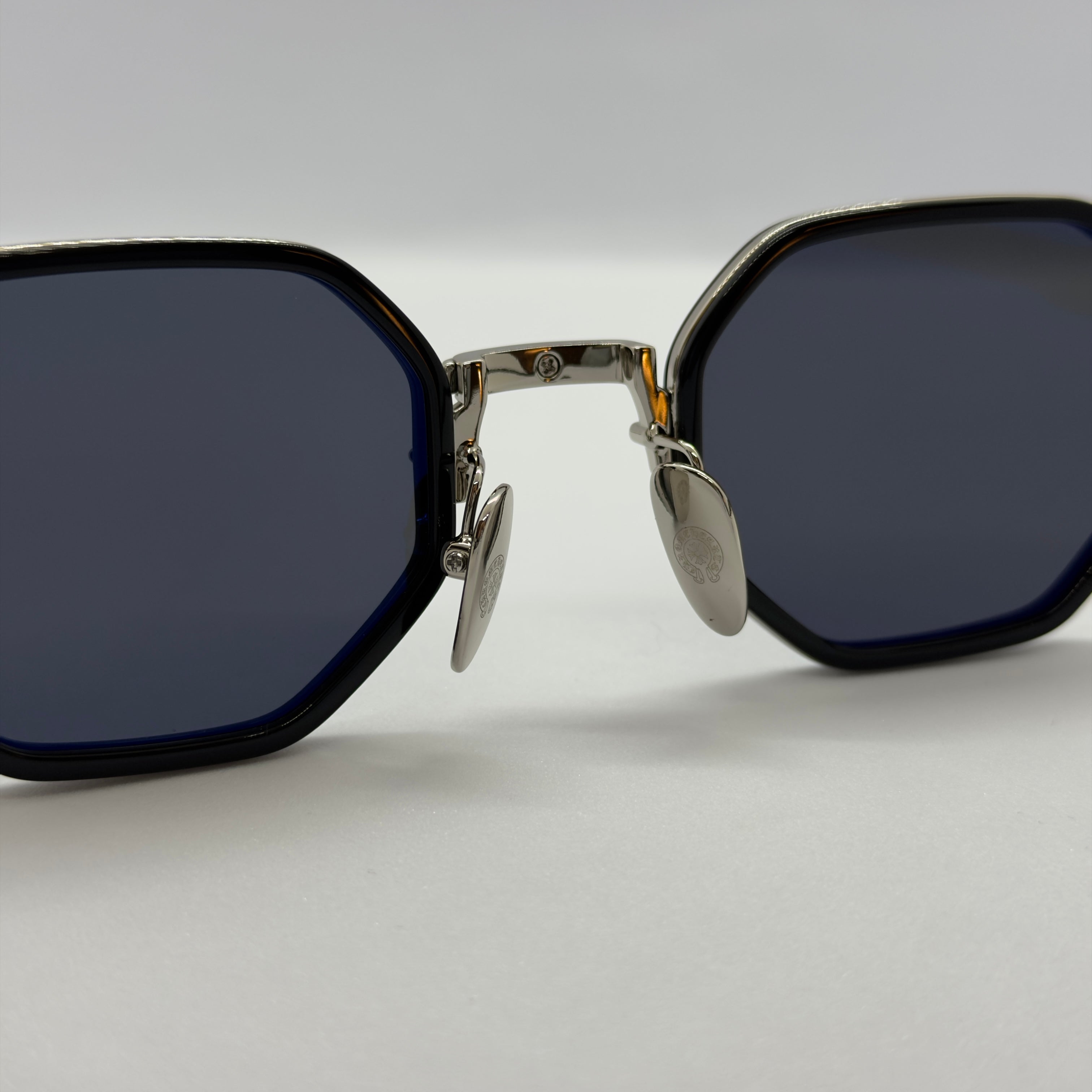 модел Roma Black