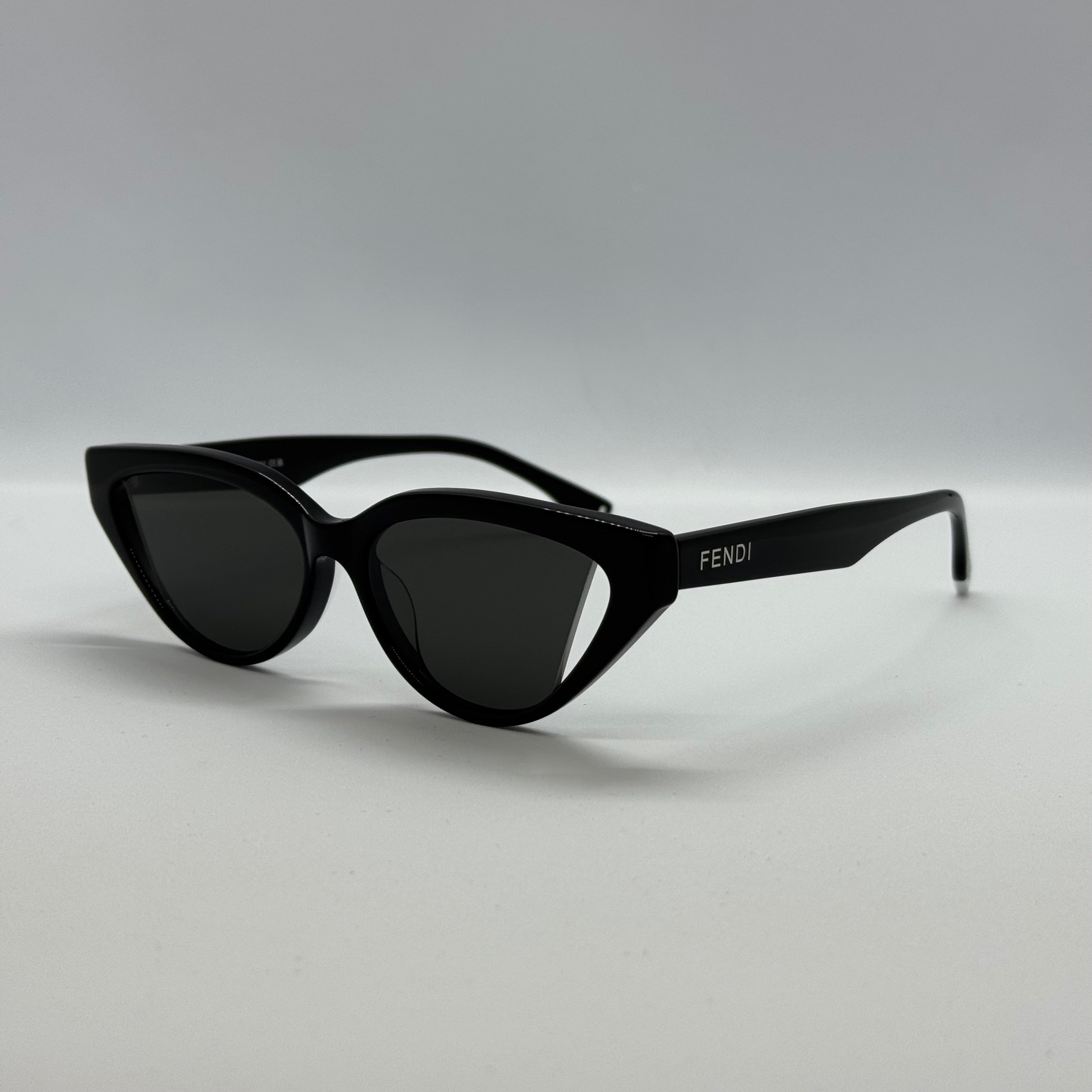 модел Black Cut