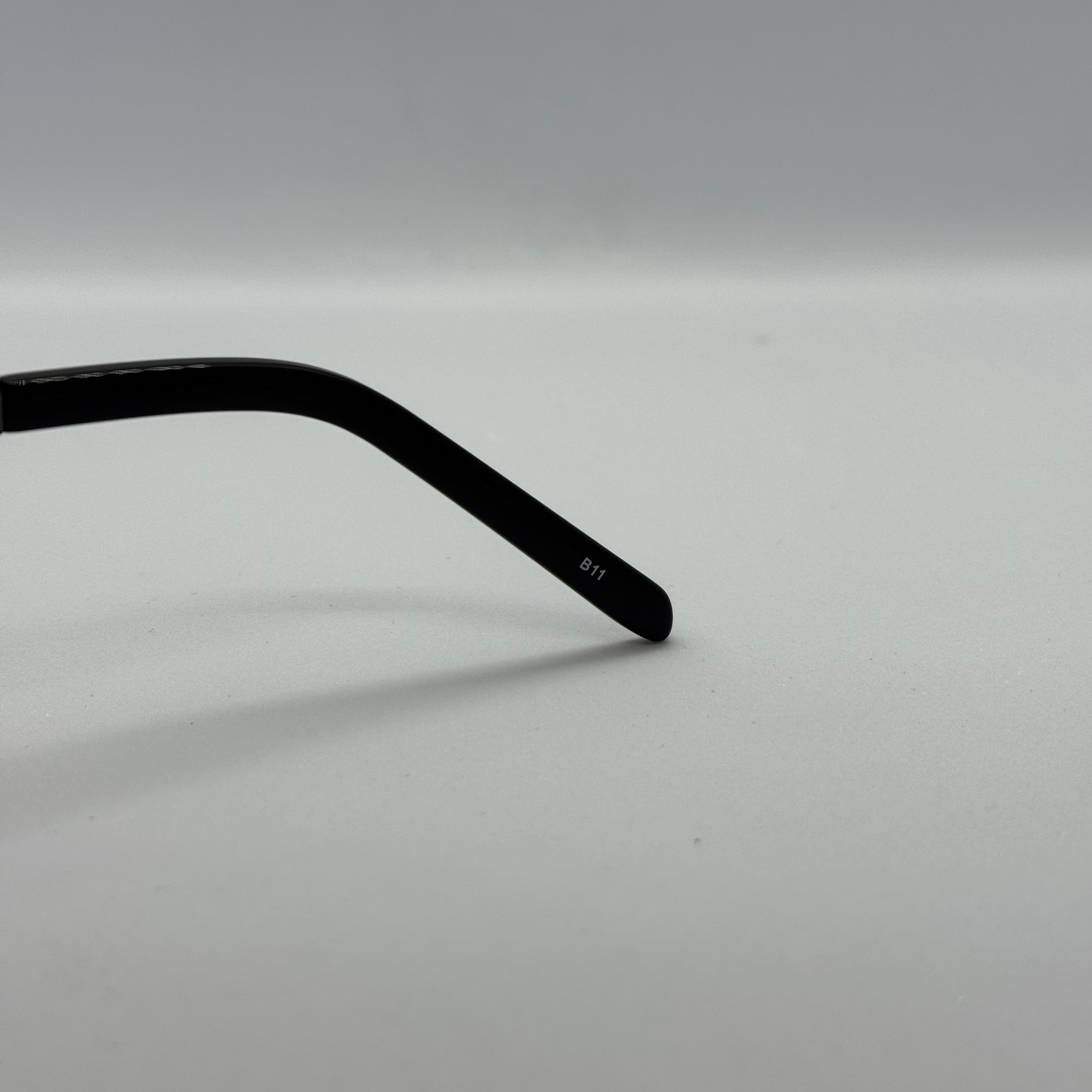 модел Lenses Black