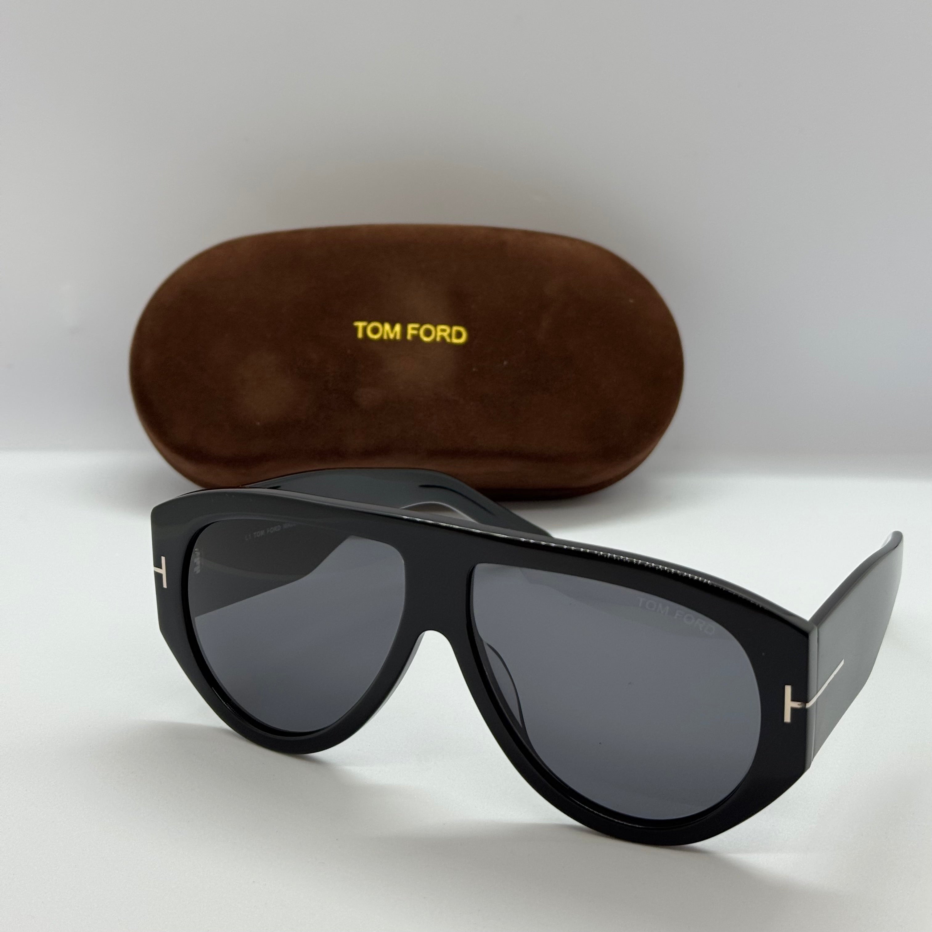 модел Tomy Black