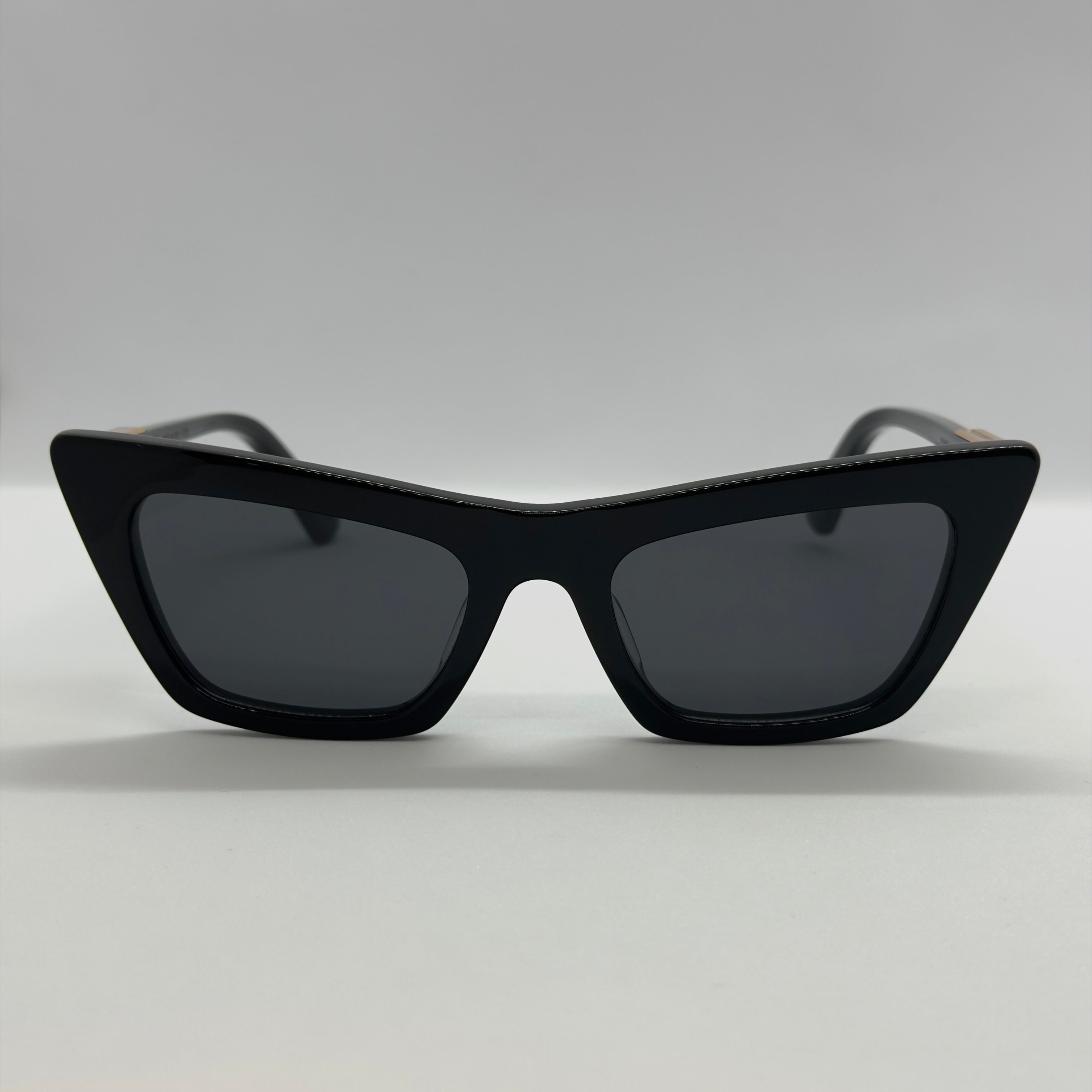 модел Zeno Black