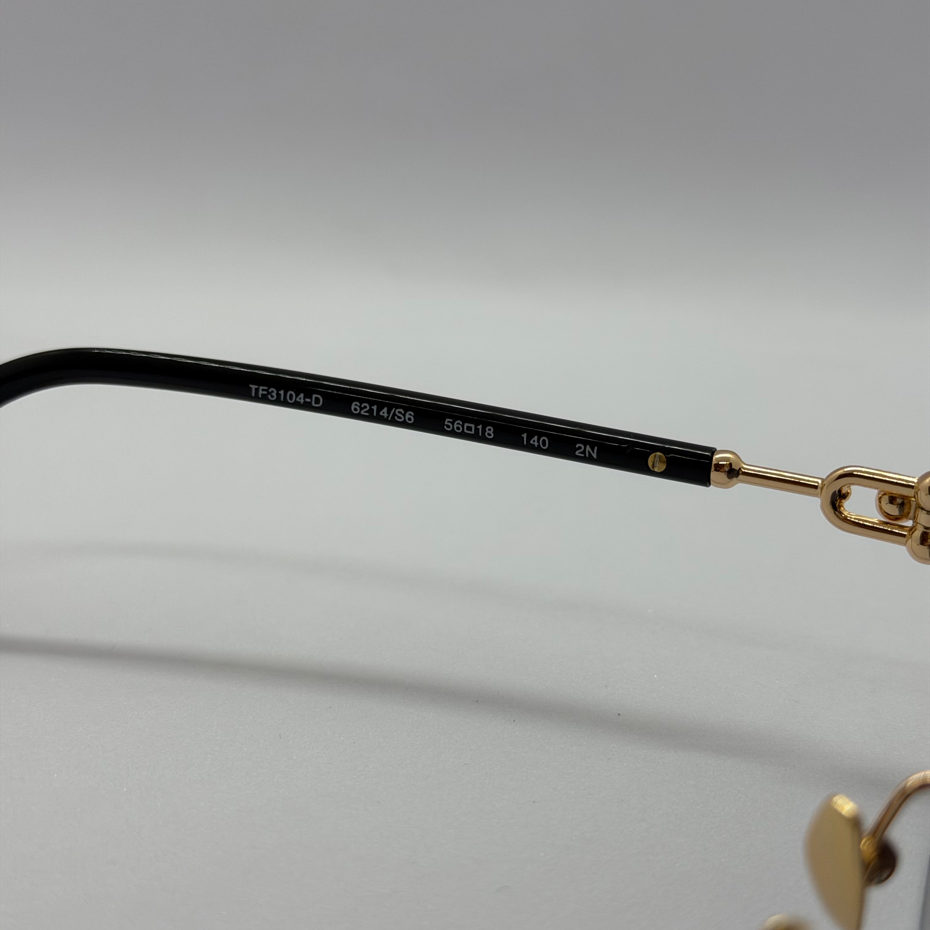 модел Auro Gold