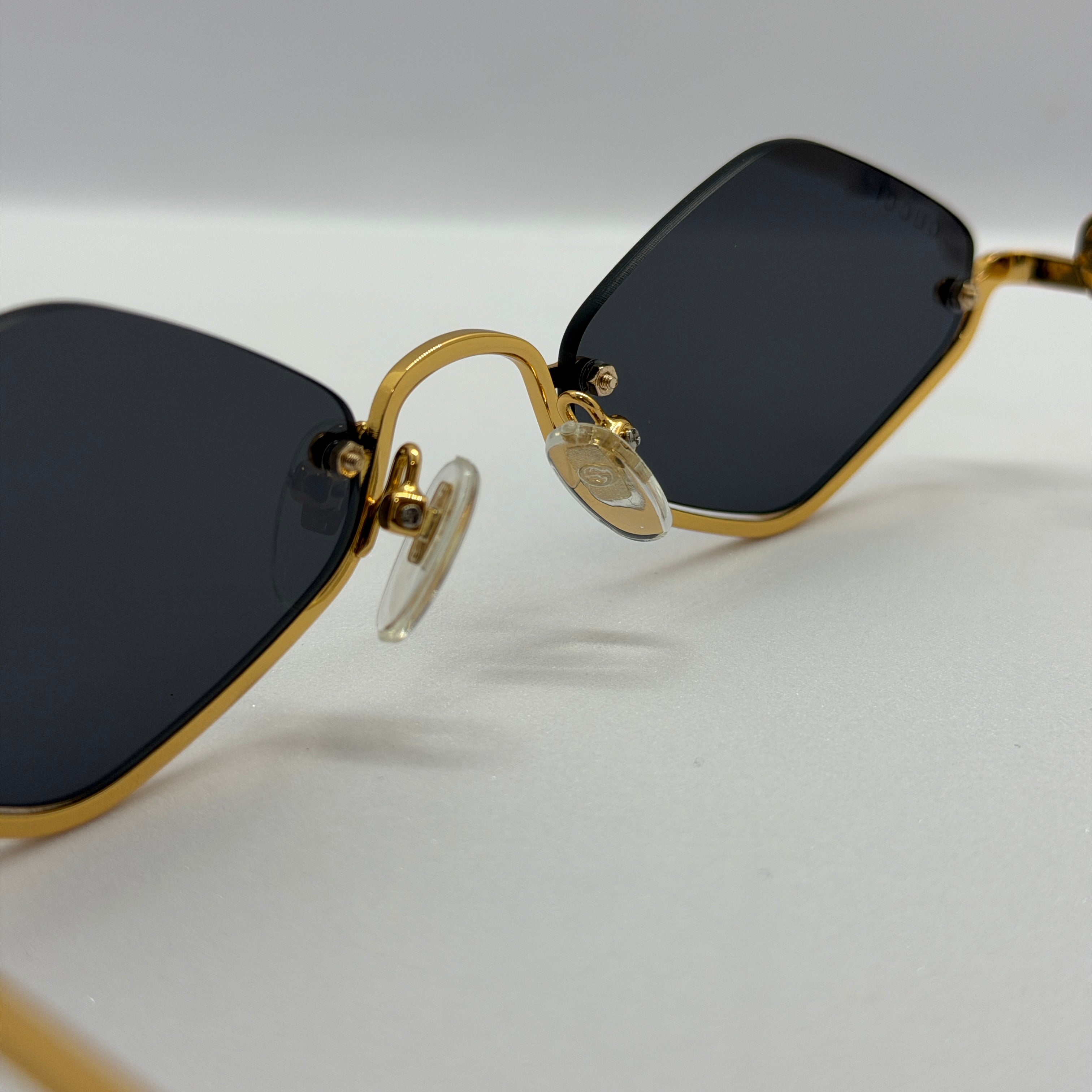 модел Diamond Black
