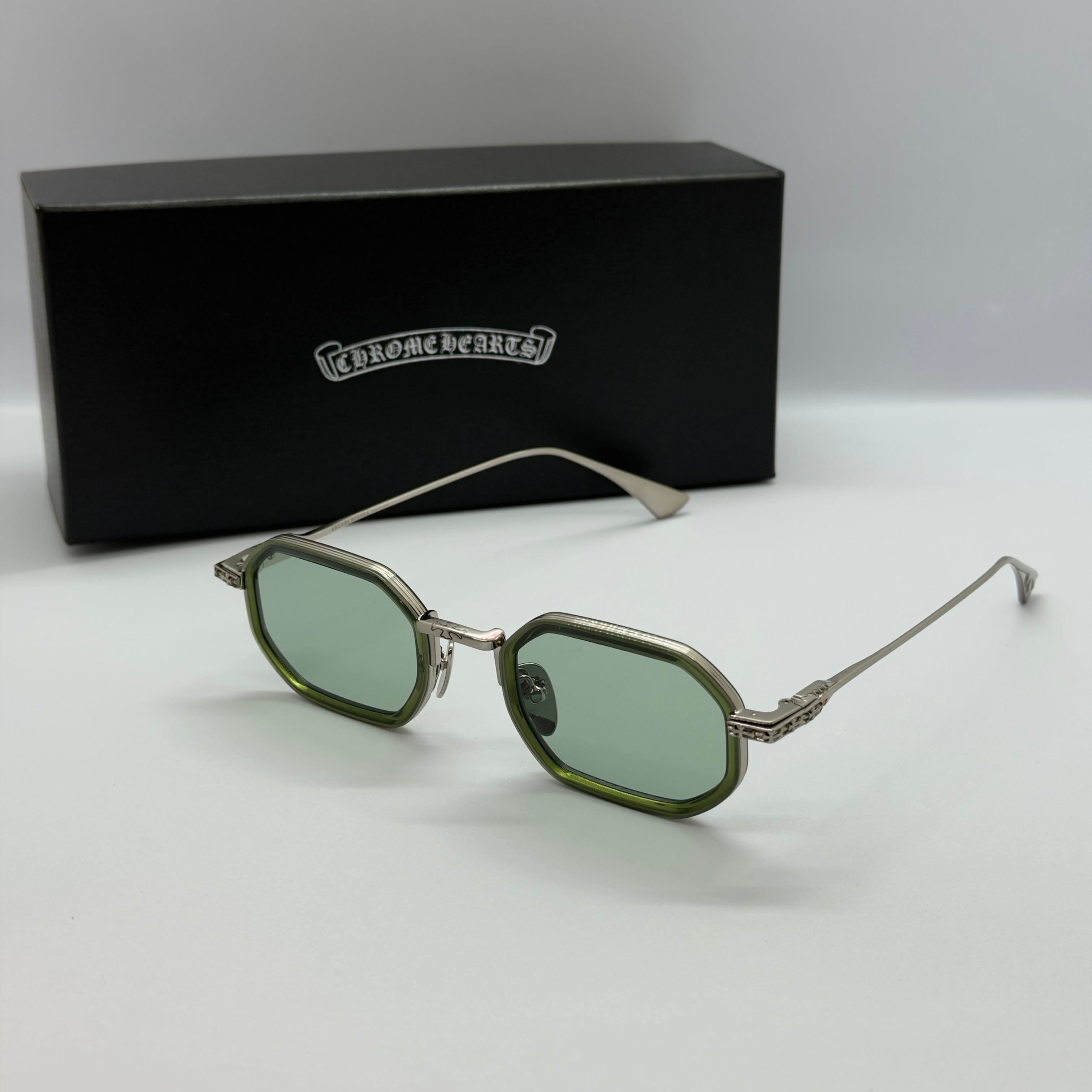 модел Roma Green