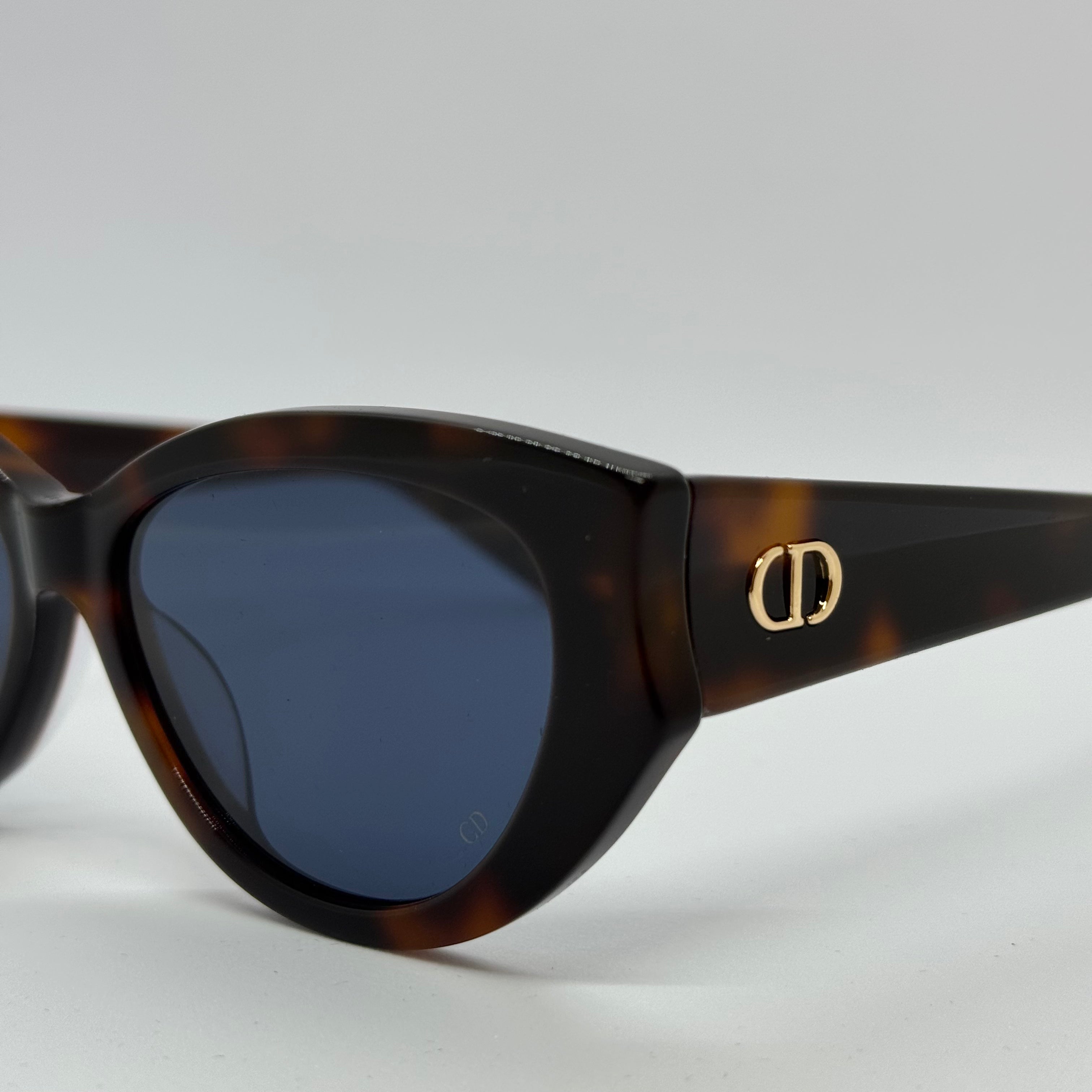 модел Veloura Leopard