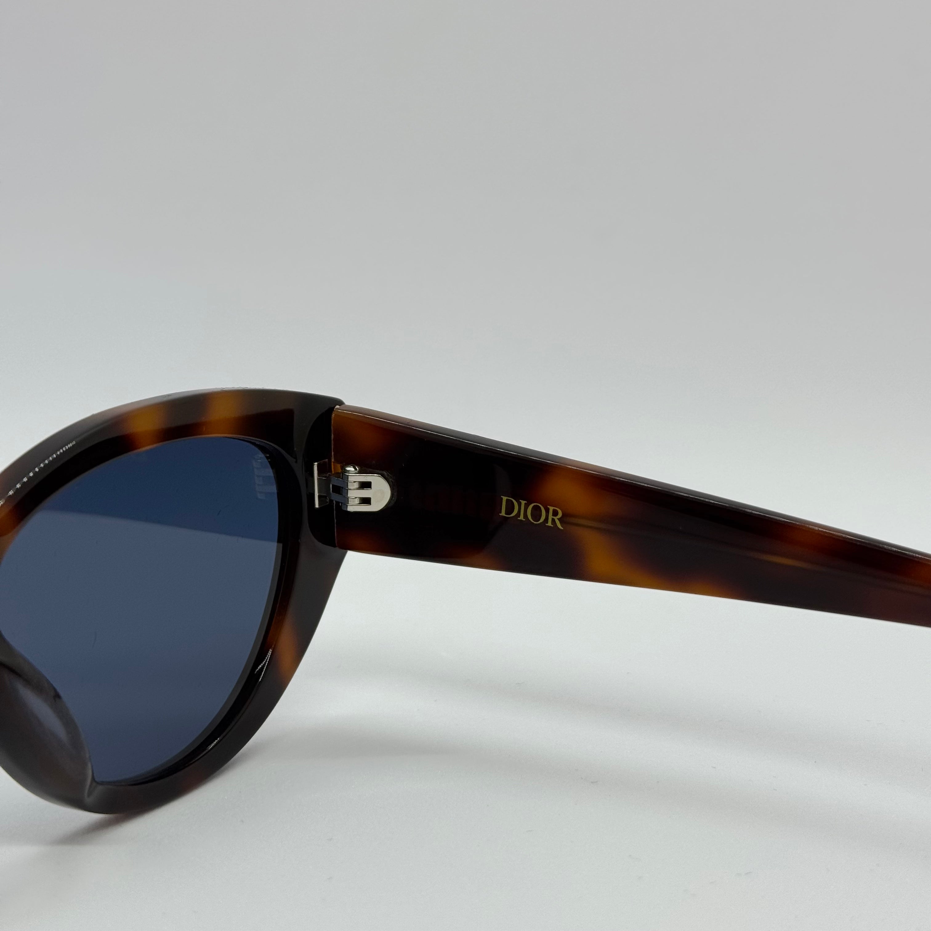 модел Veloura Leopard