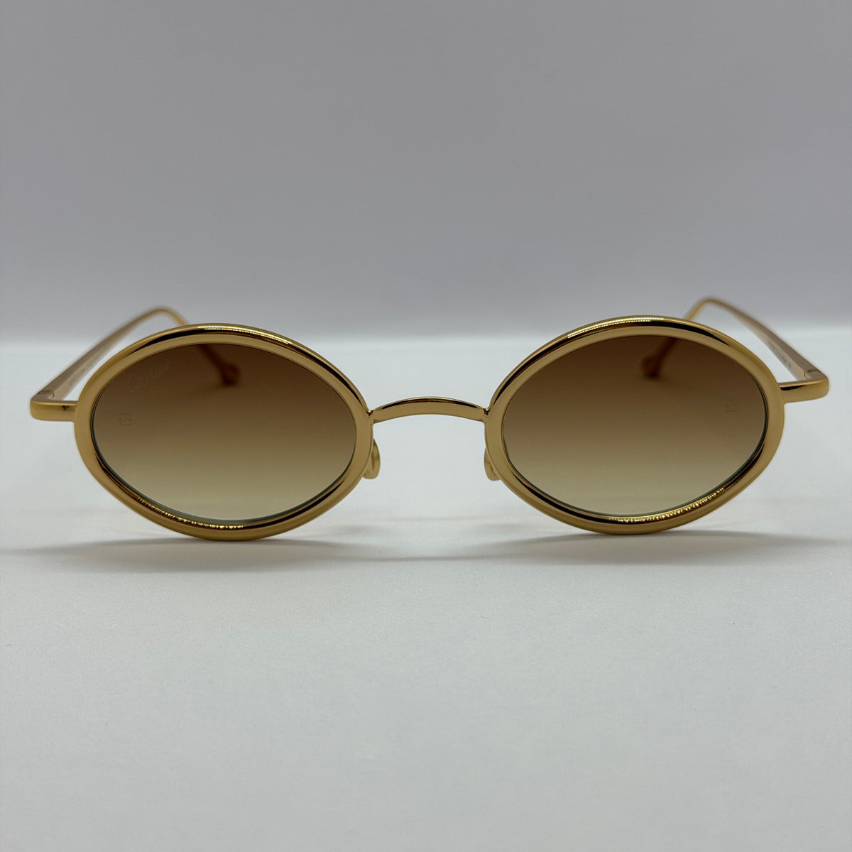 модел Nyra Gold