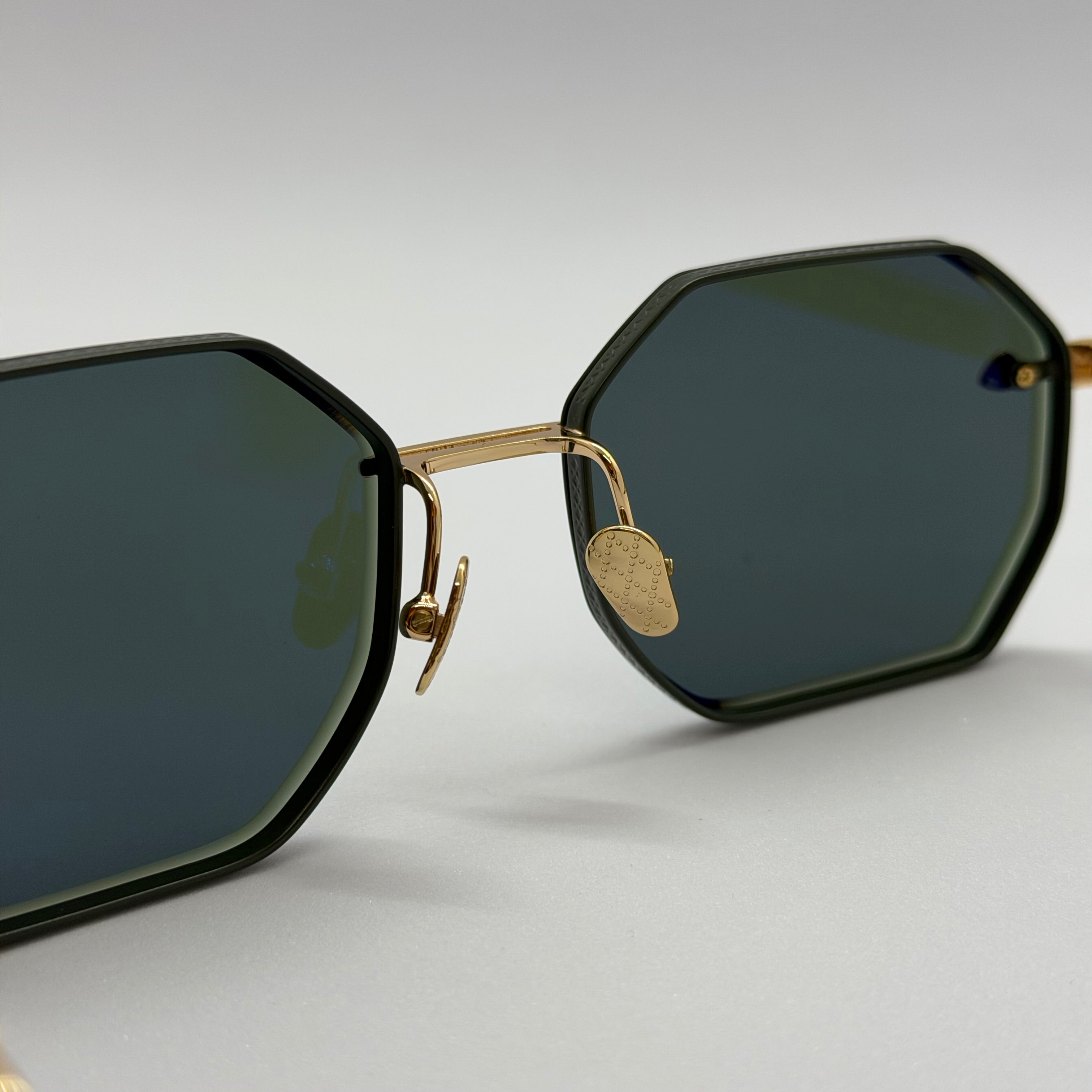 модел Diplomat Green