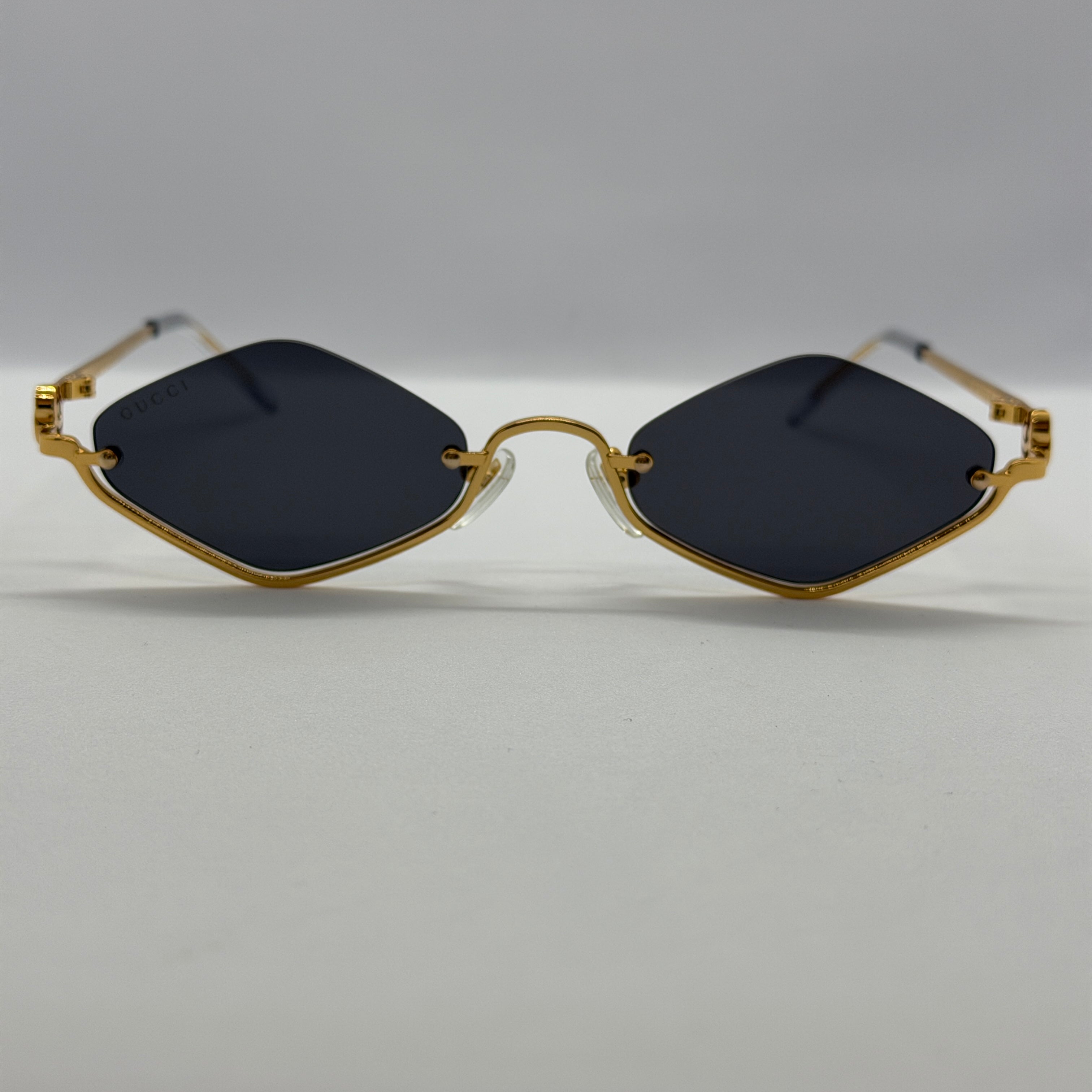 модел Diamond Black