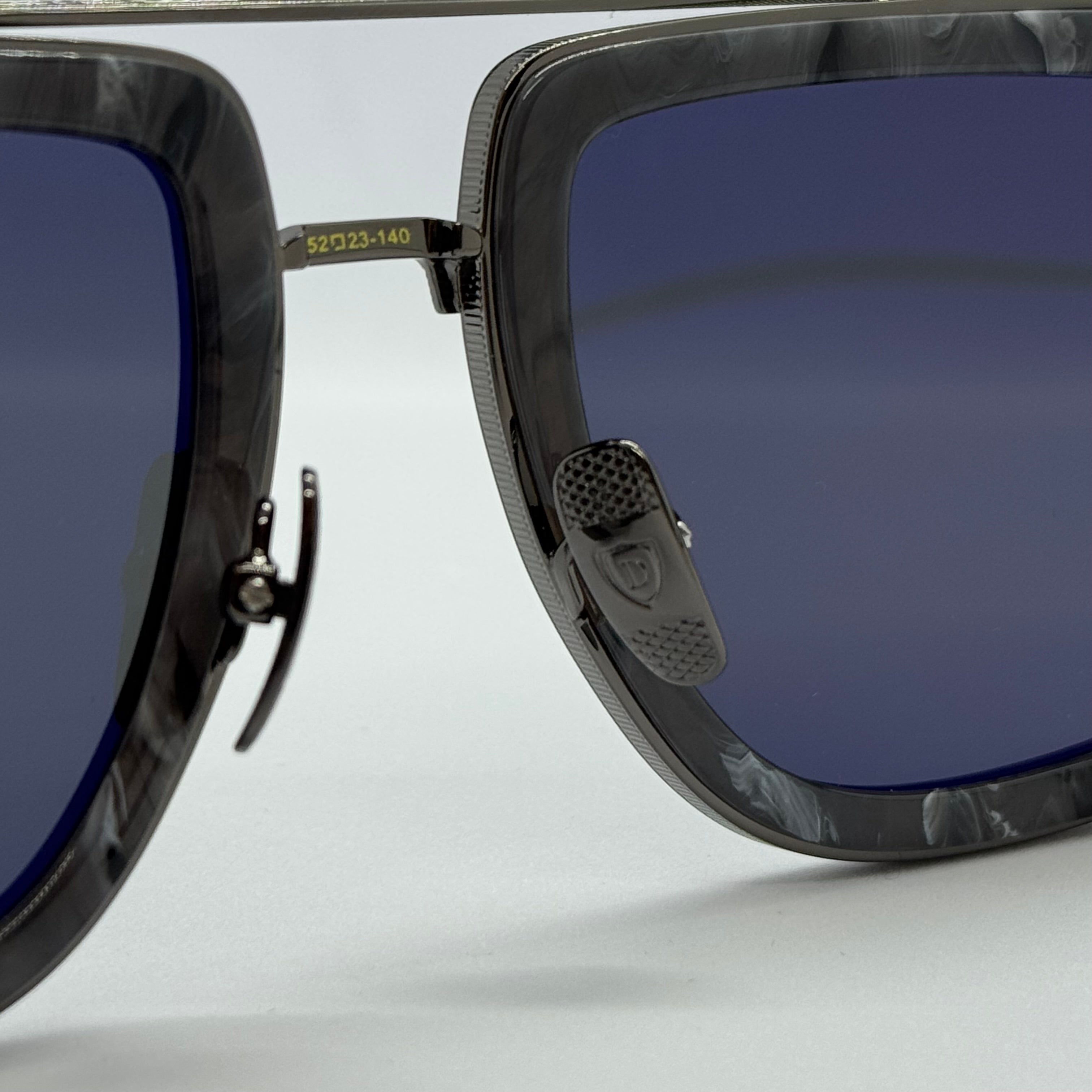 модел Gladiator