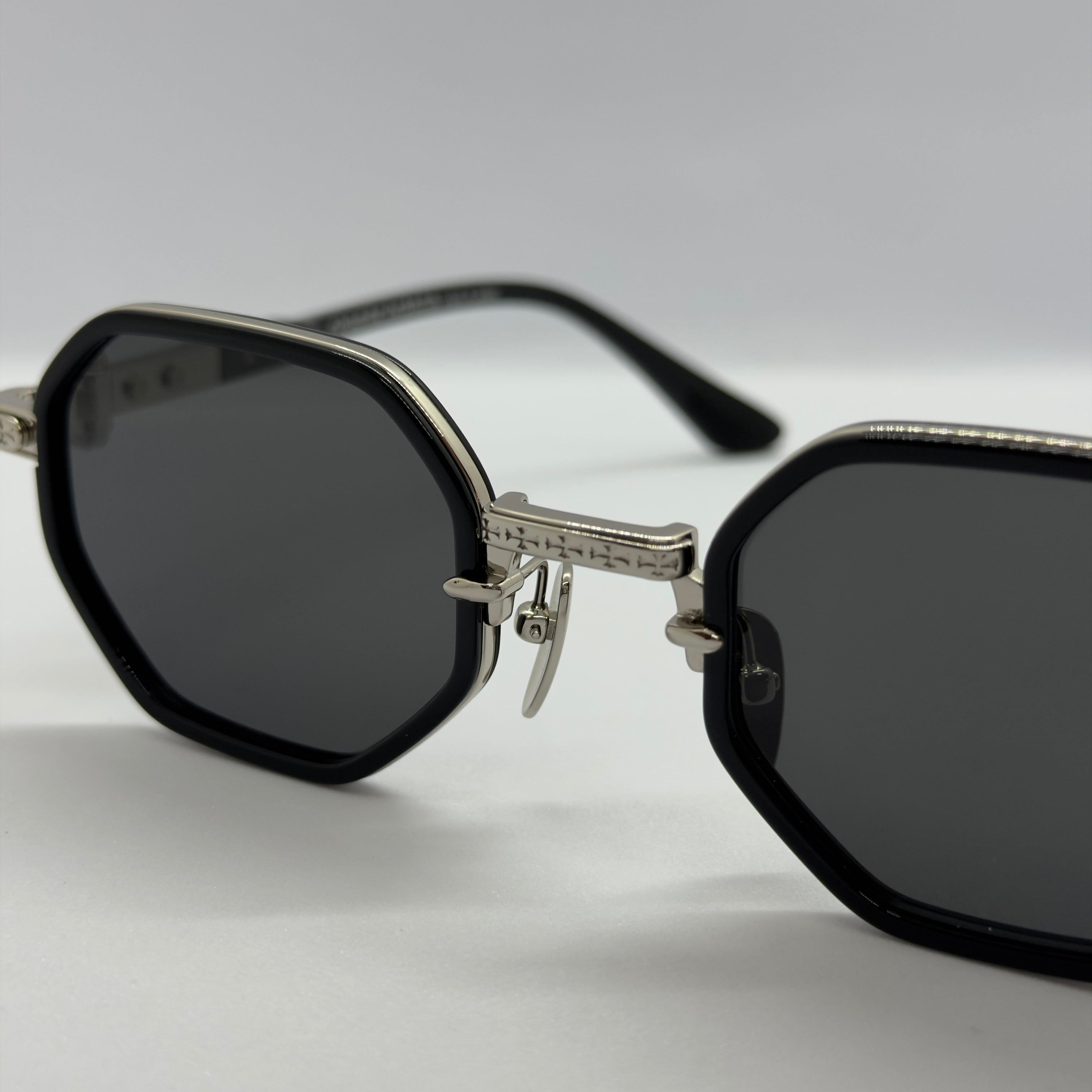 модел Roma Black
