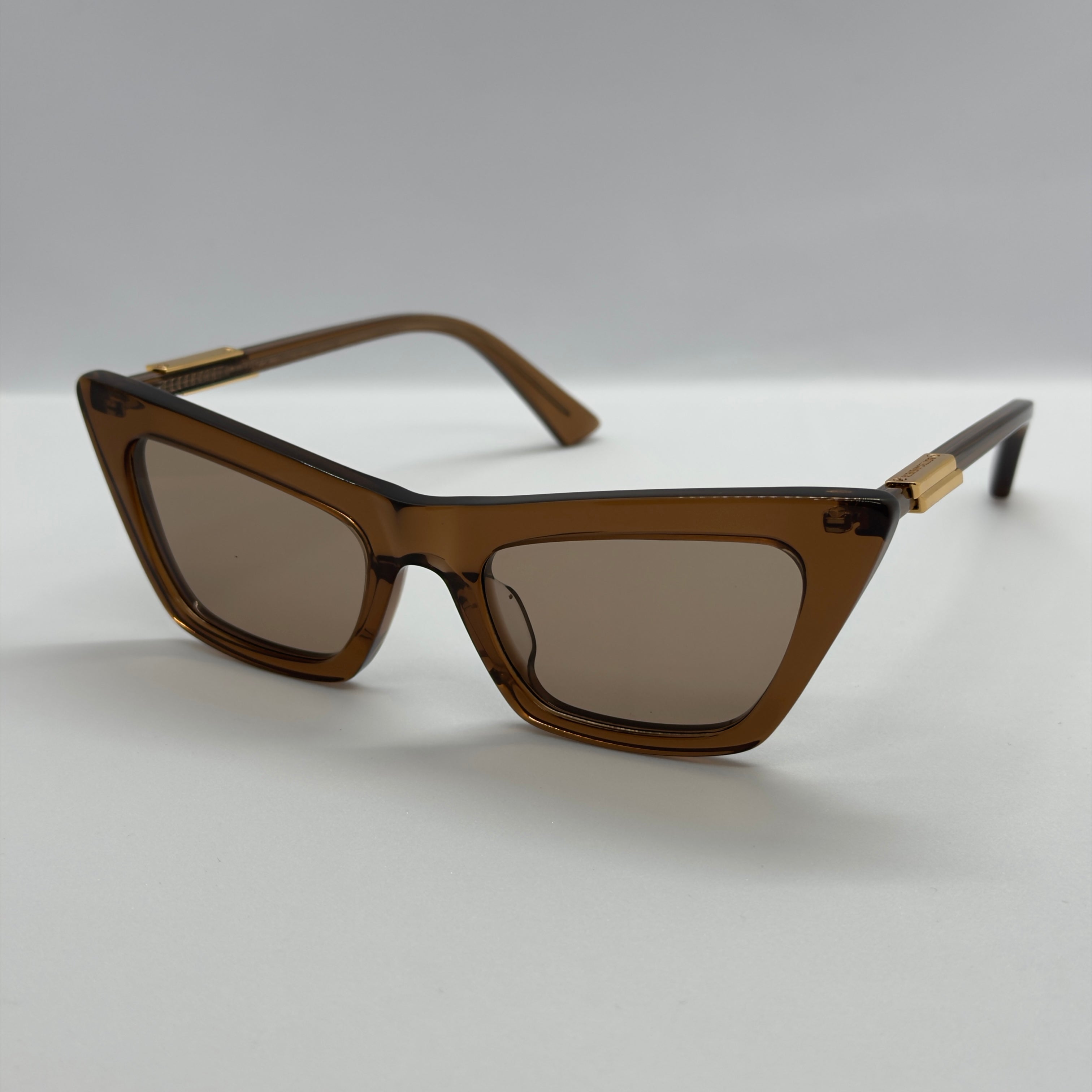 модел Zeno Brown