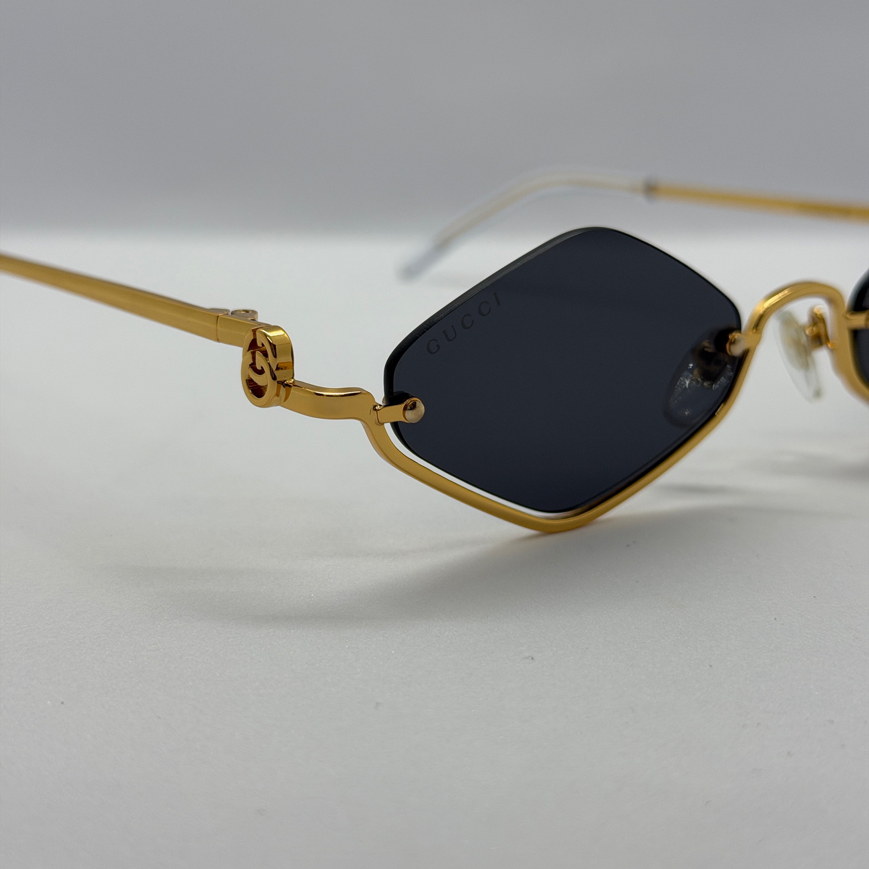 модел Diamond Black