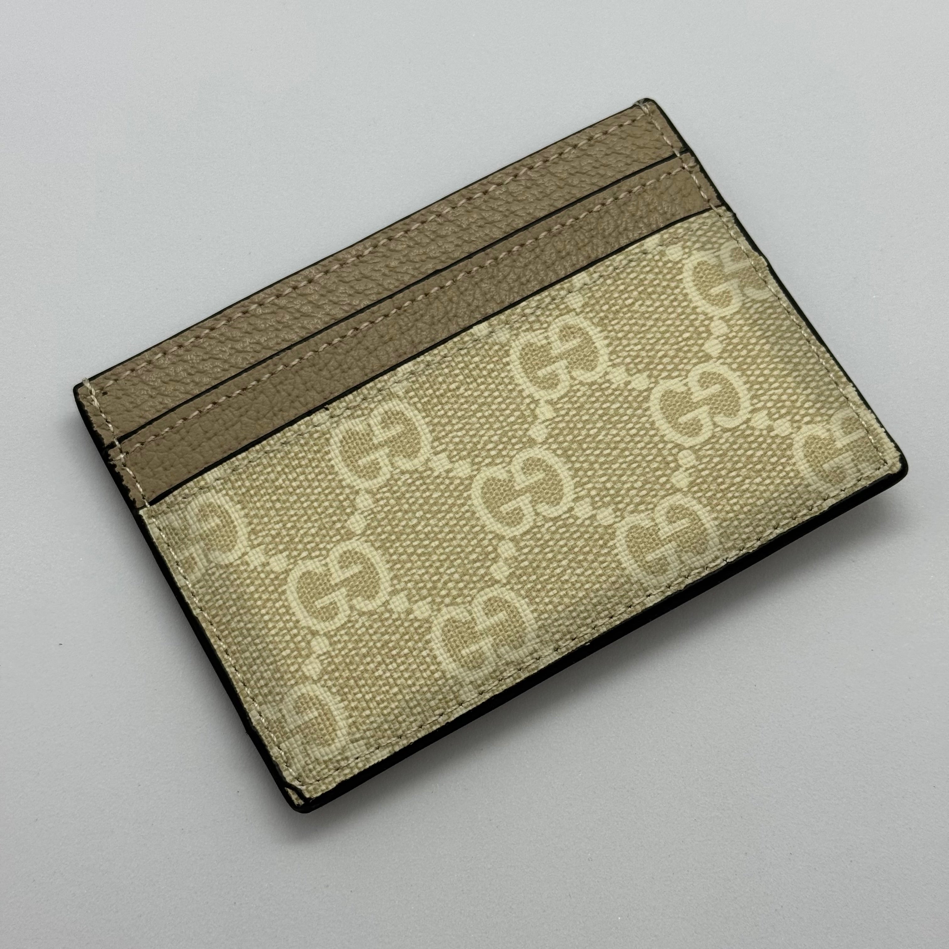 Картодържател