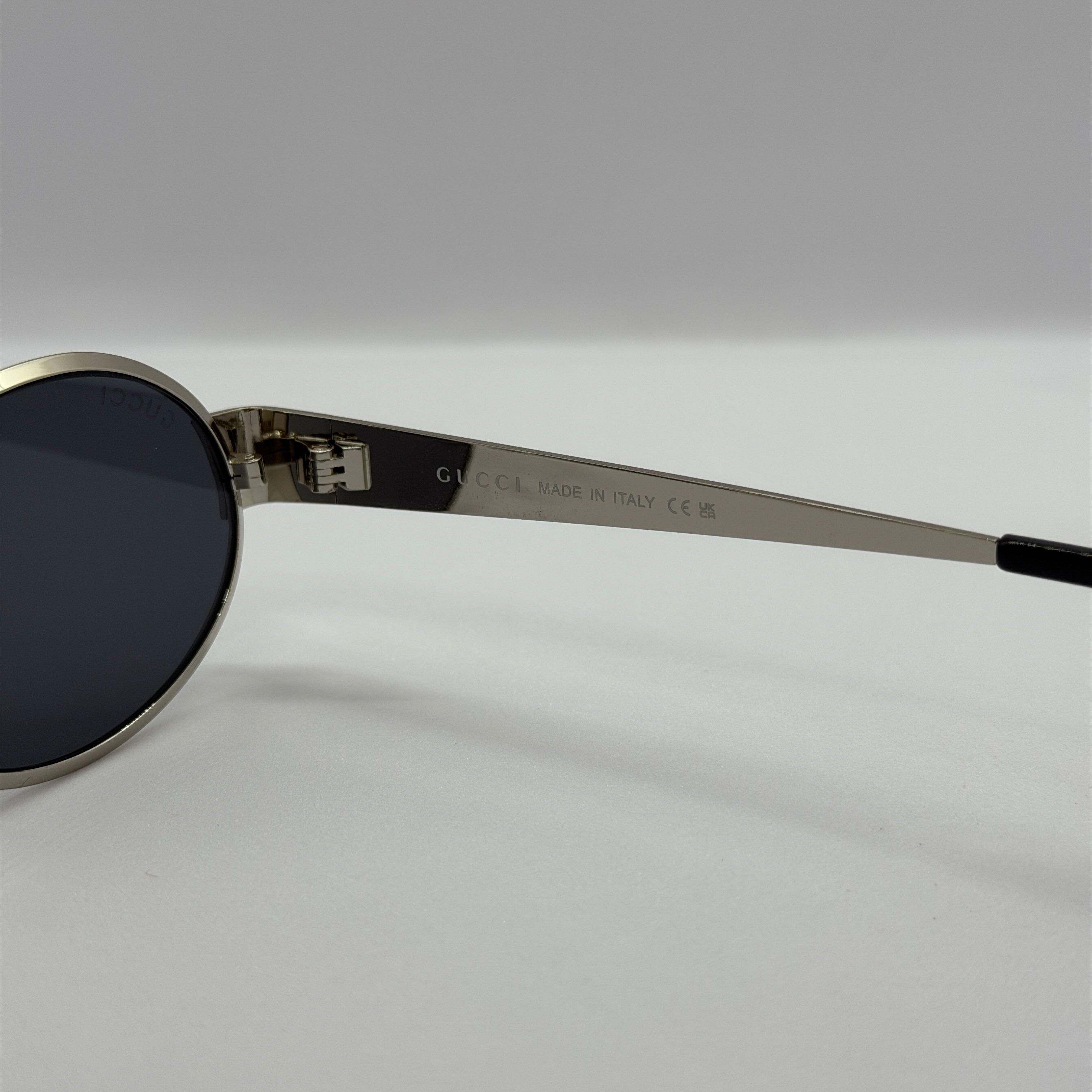 модел Pucci Silver