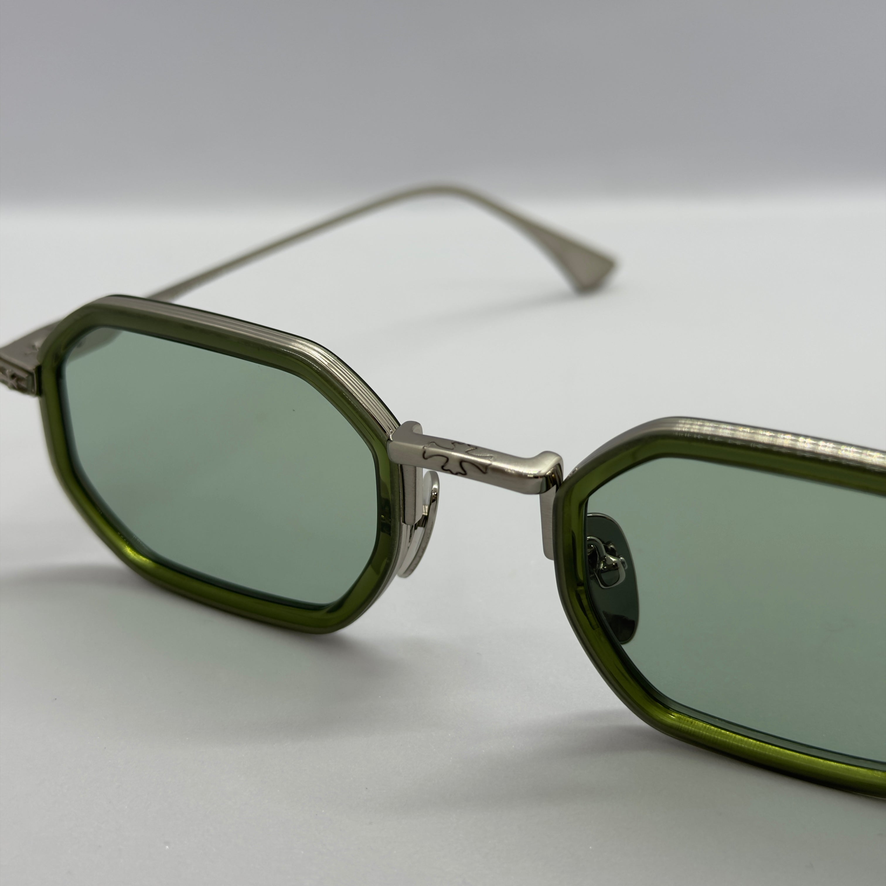 модел Roma Green