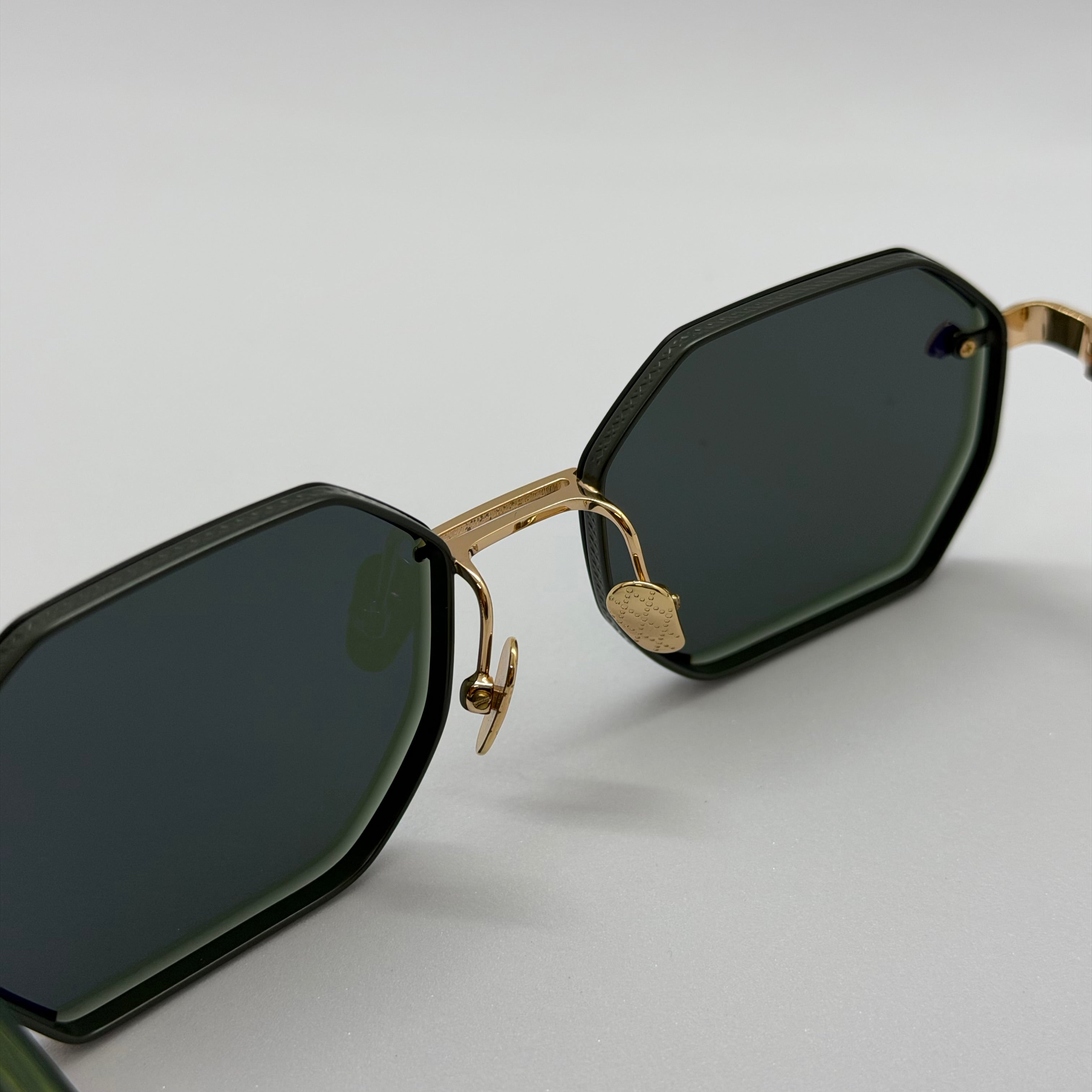 модел Diplomat Green