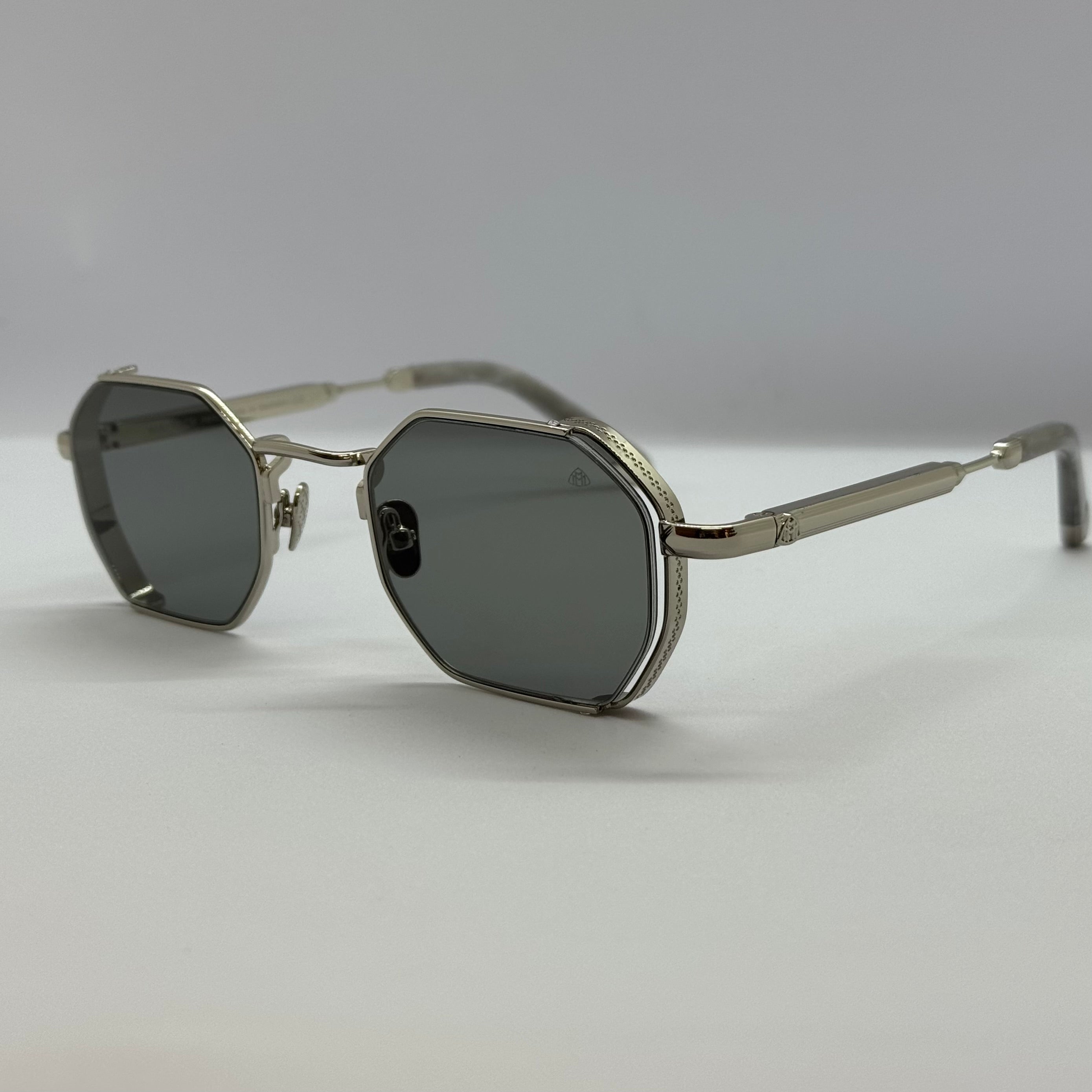 модел MayBach Silver