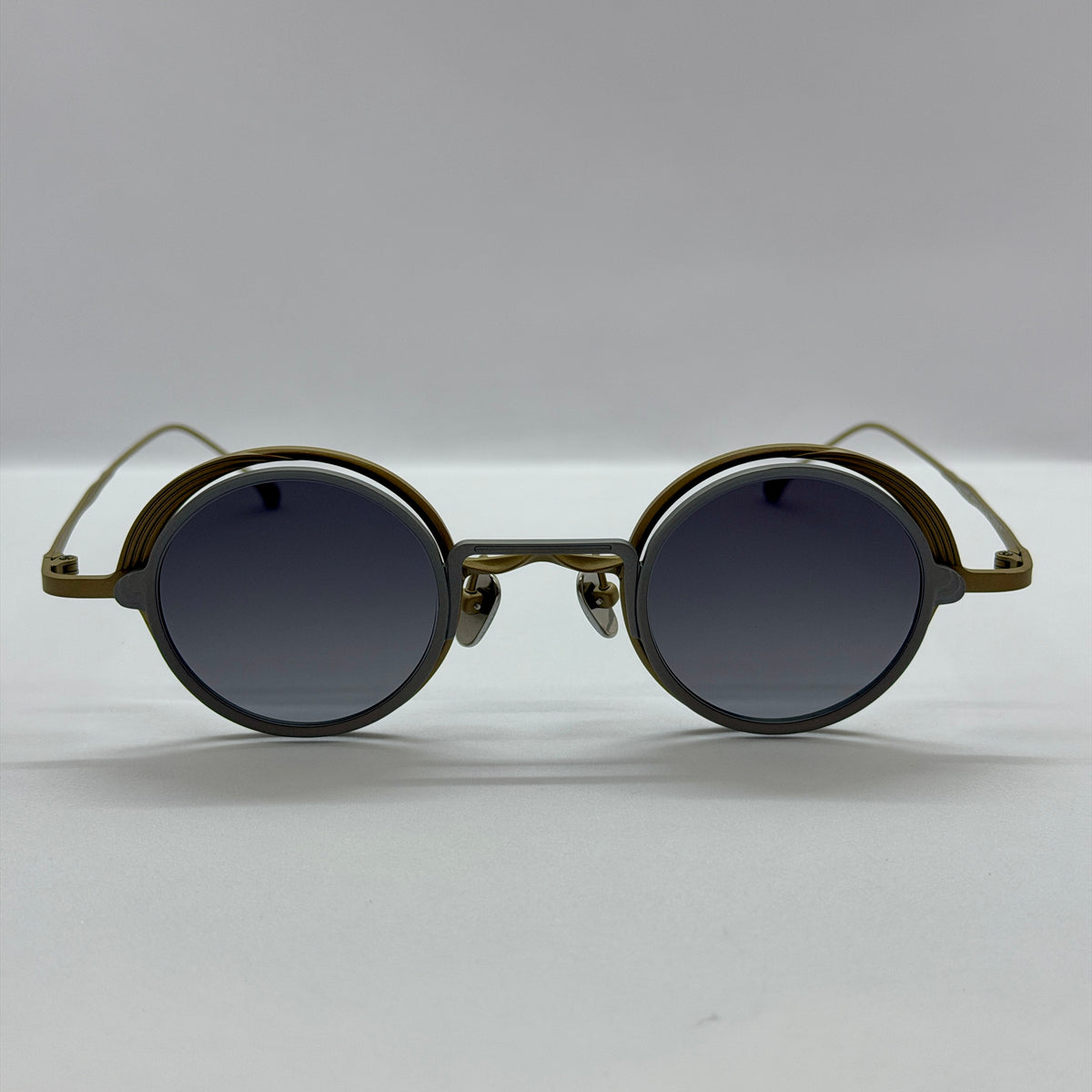 модел Orbit Dark